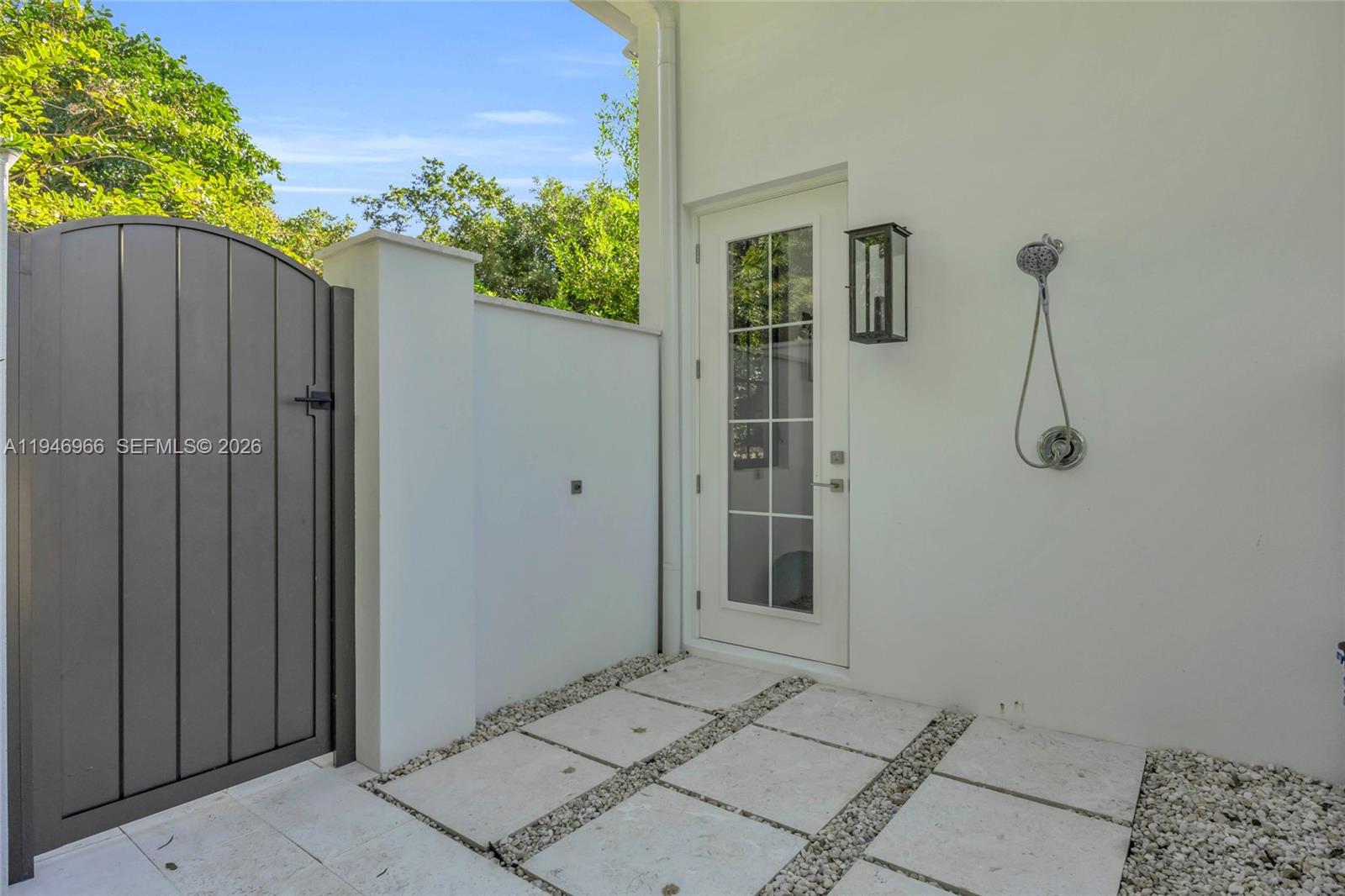 44 S Beach Rd, Hobe Sound FL 33455