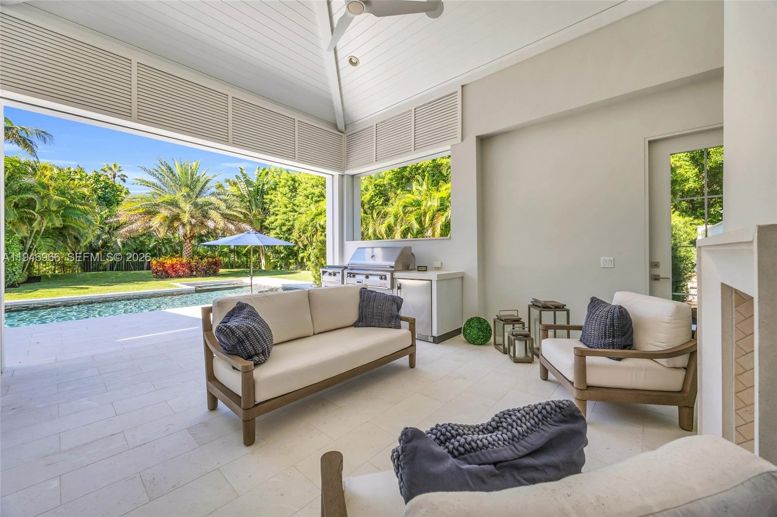 44 S Beach Rd, Hobe Sound FL 33455