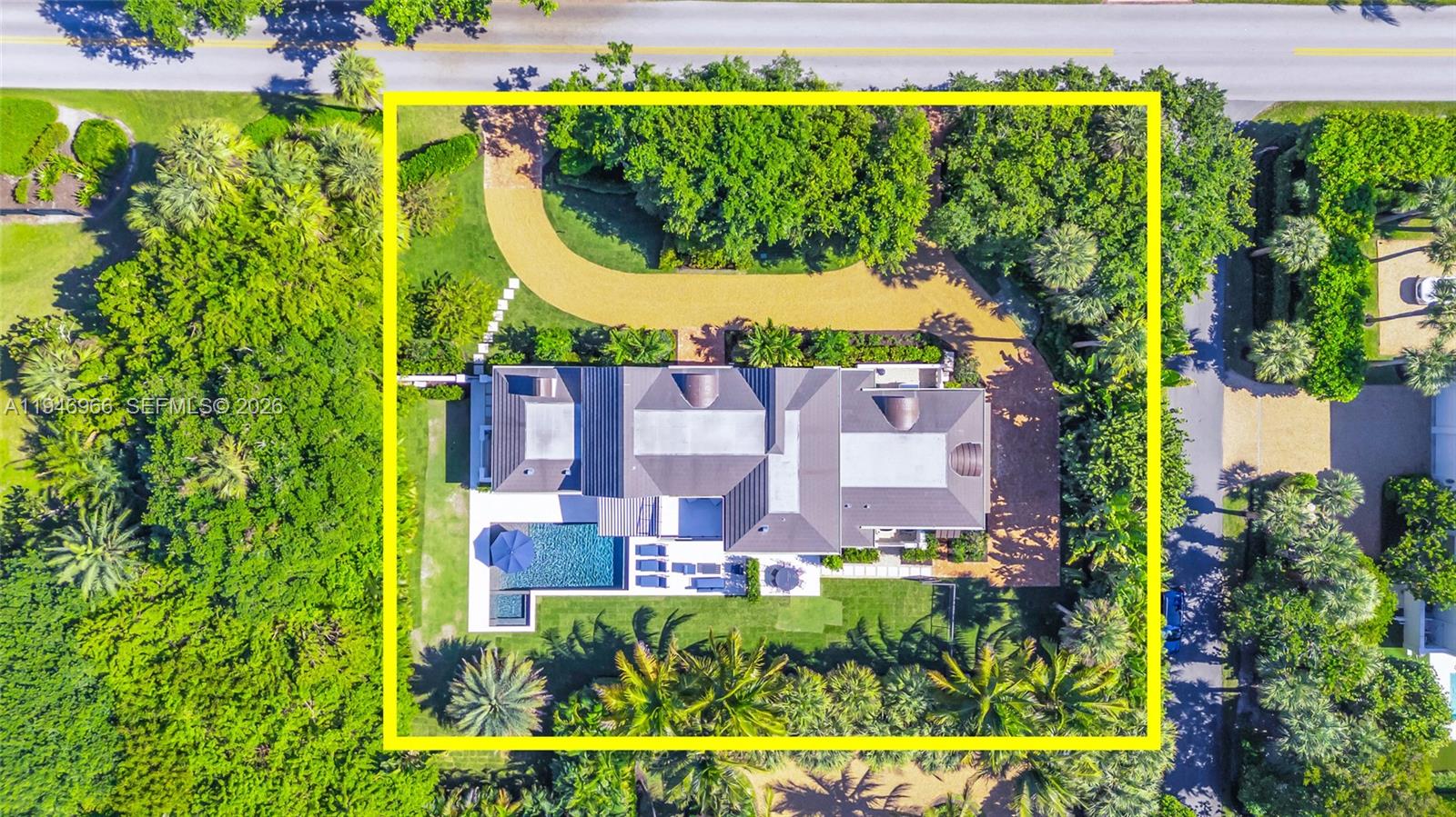 44 S Beach Rd, Hobe Sound FL 33455