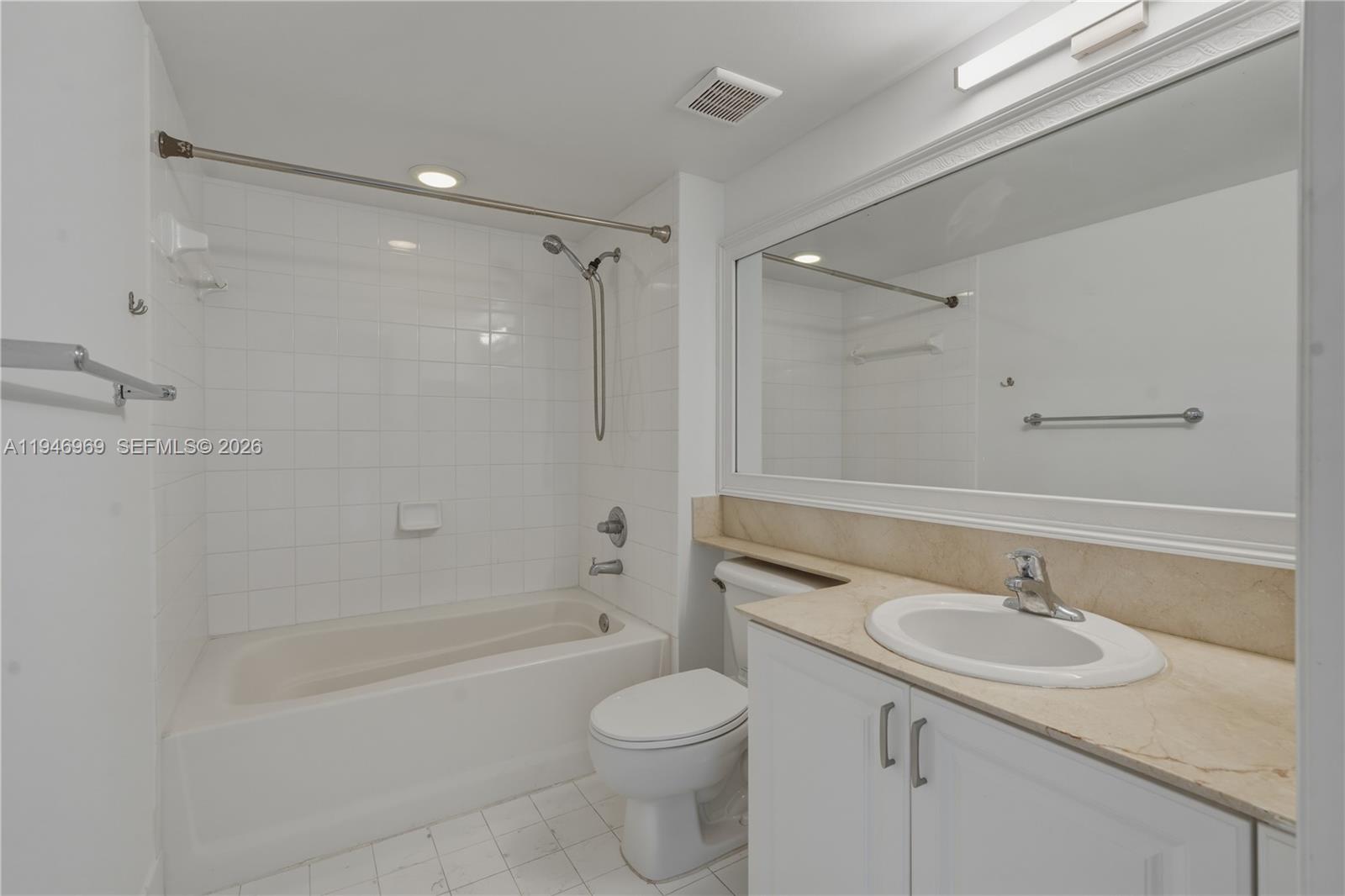 1155 Brickell Bay Dr #1107, Miami FL 33131