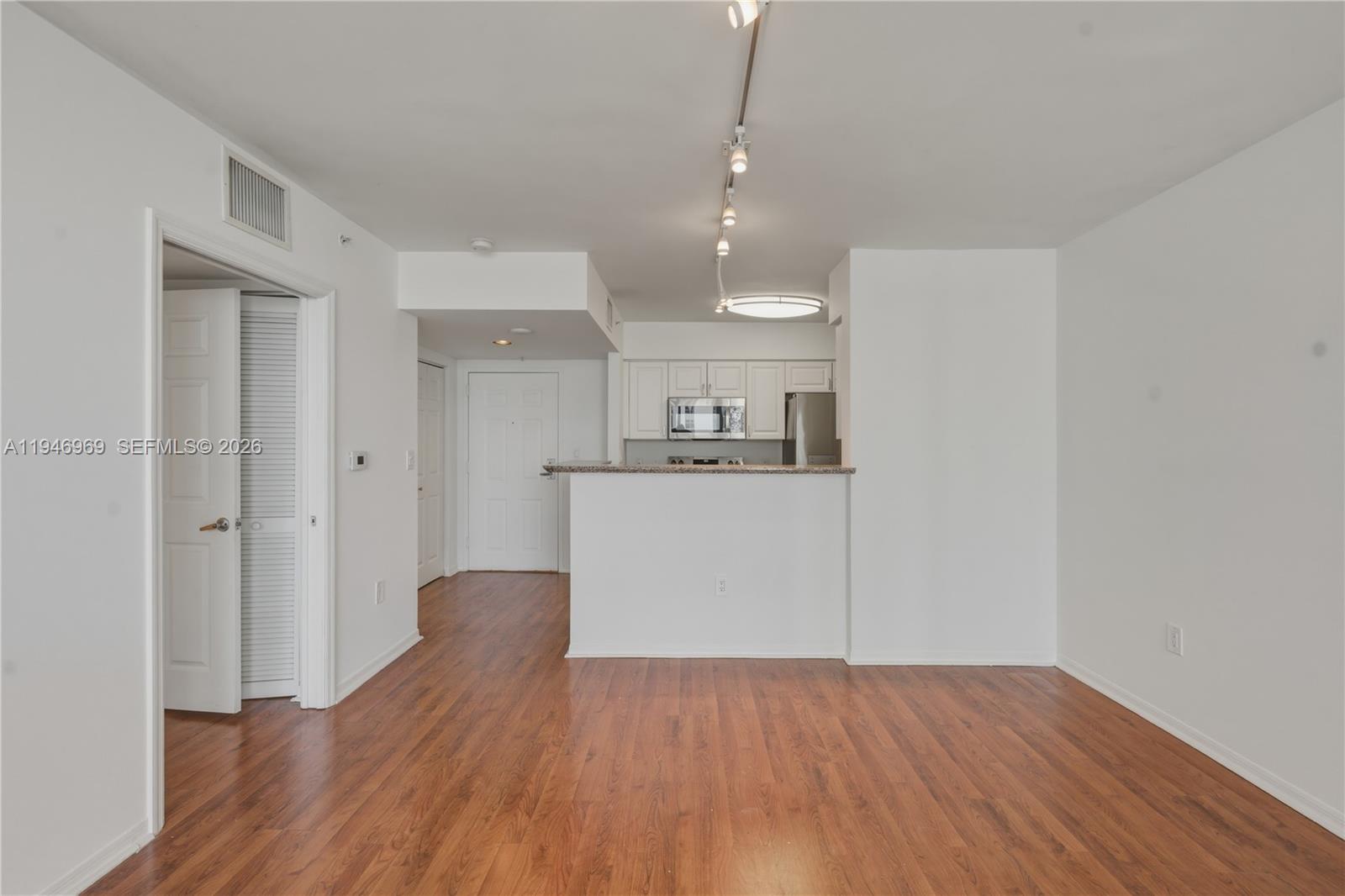 1155 Brickell Bay Dr #1107, Miami FL 33131