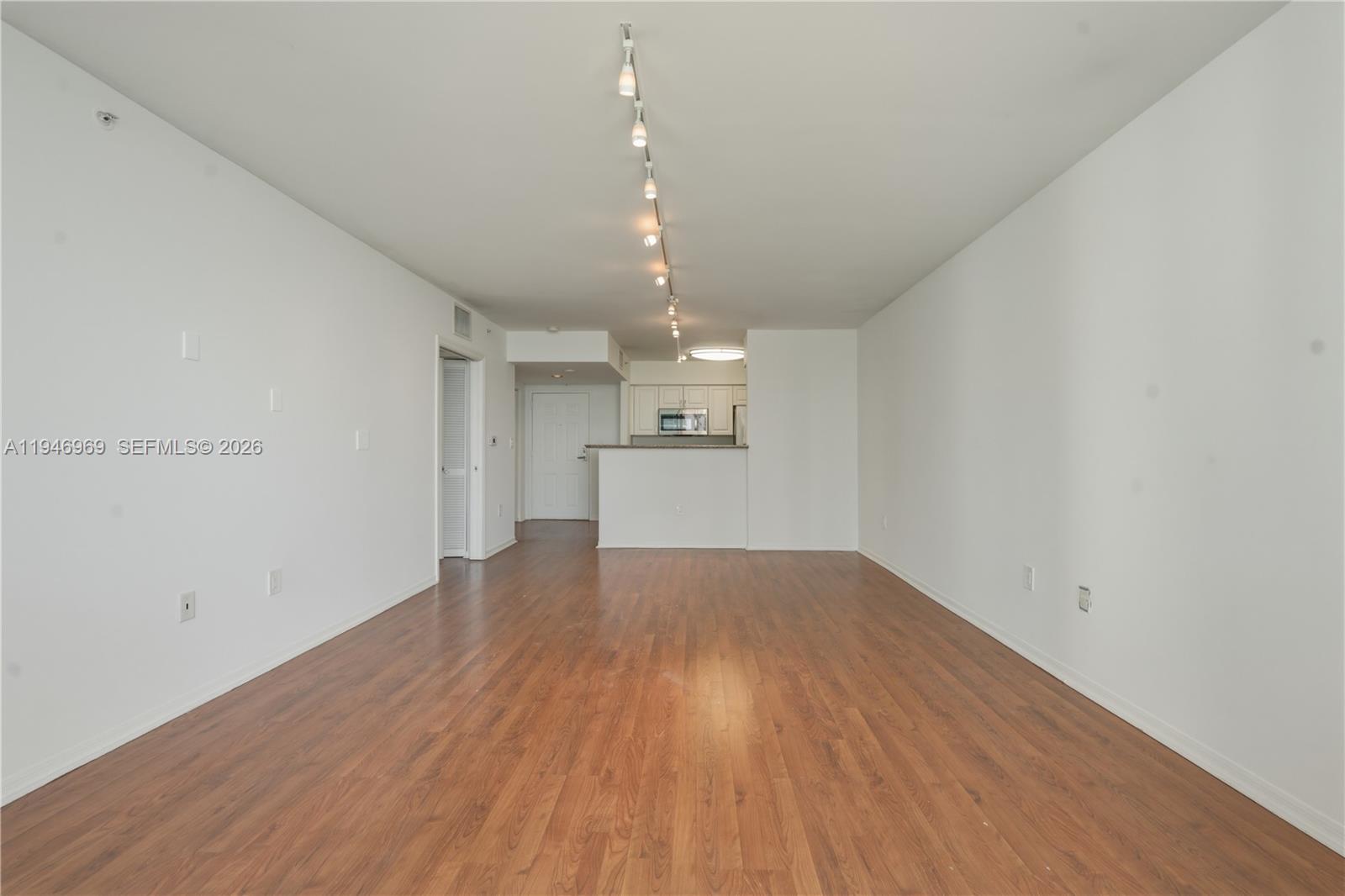 1155 Brickell Bay Dr #1107, Miami FL 33131