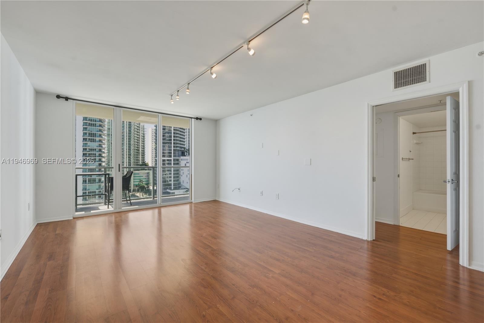 1155 Brickell Bay Dr #1107, Miami FL 33131