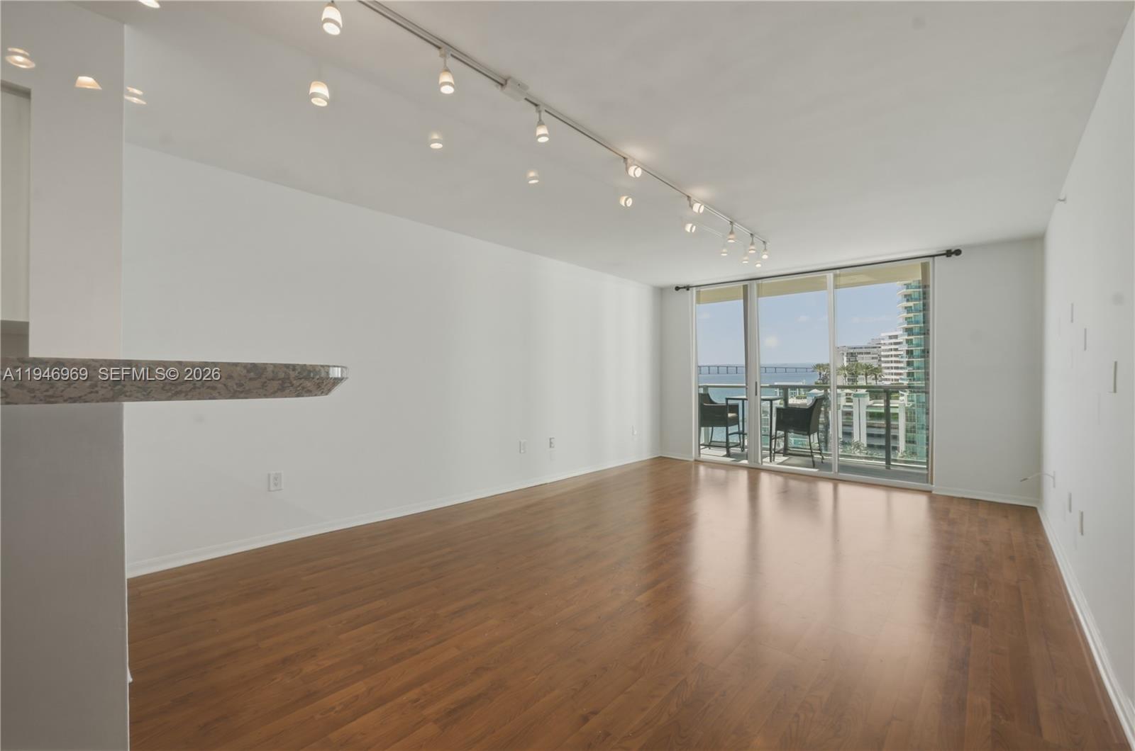 1155 Brickell Bay Dr #1107, Miami FL 33131