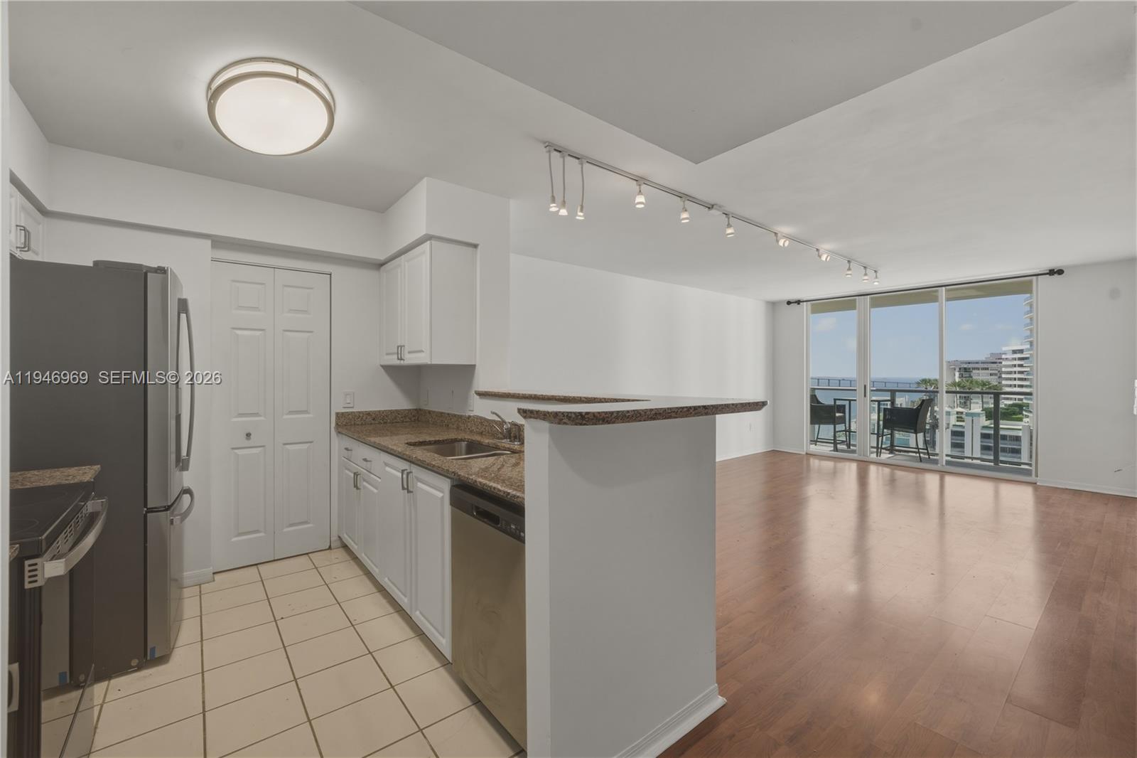 1155 Brickell Bay Dr #1107, Miami FL 33131