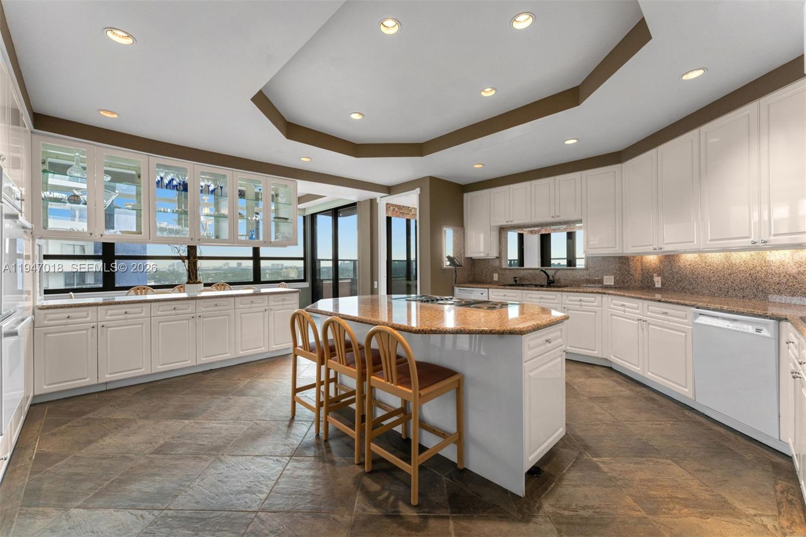5225 Collins Ave #PH8, Miami Beach FL 33140