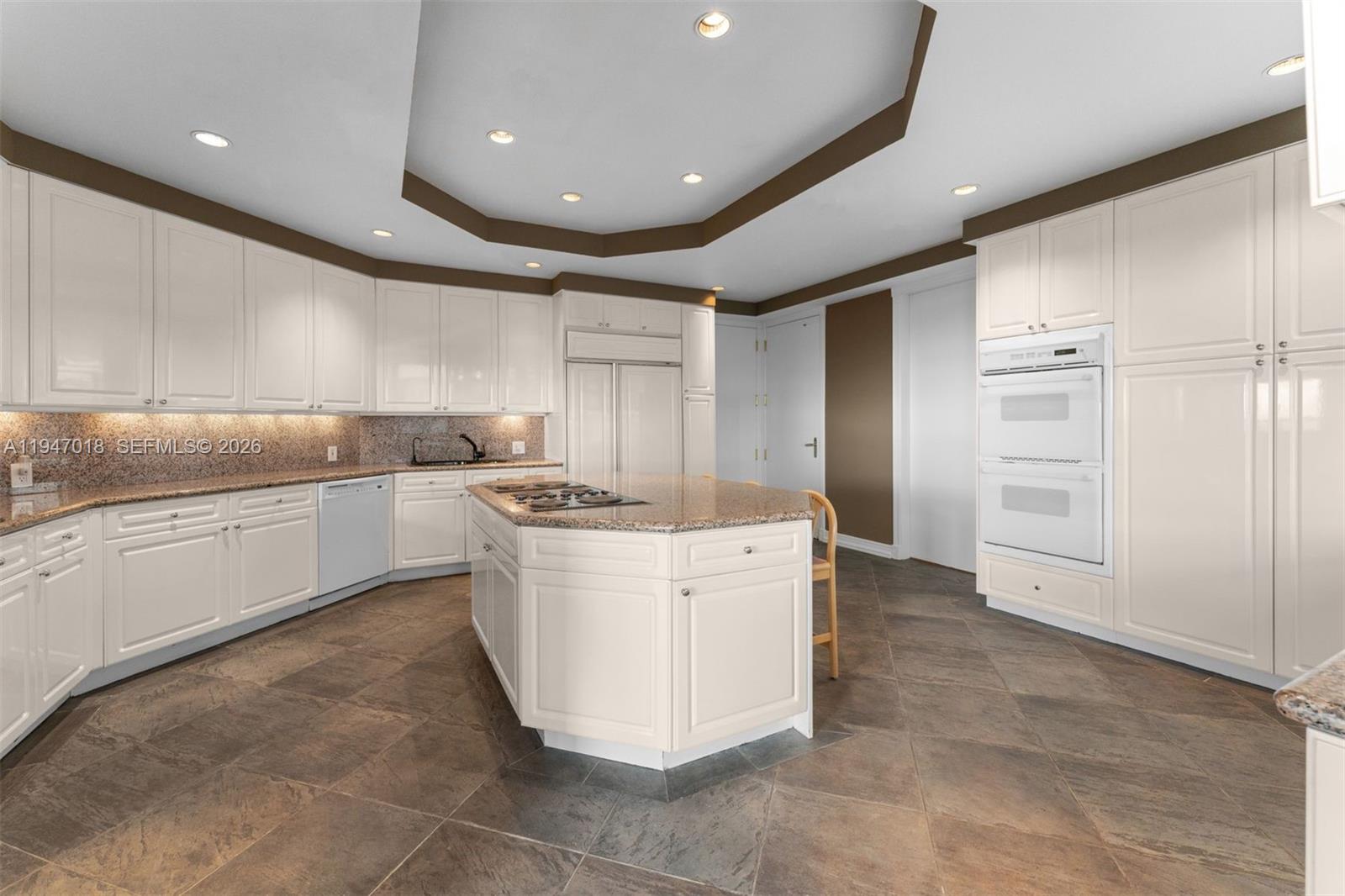 5225 Collins Ave #PH8, Miami Beach FL 33140