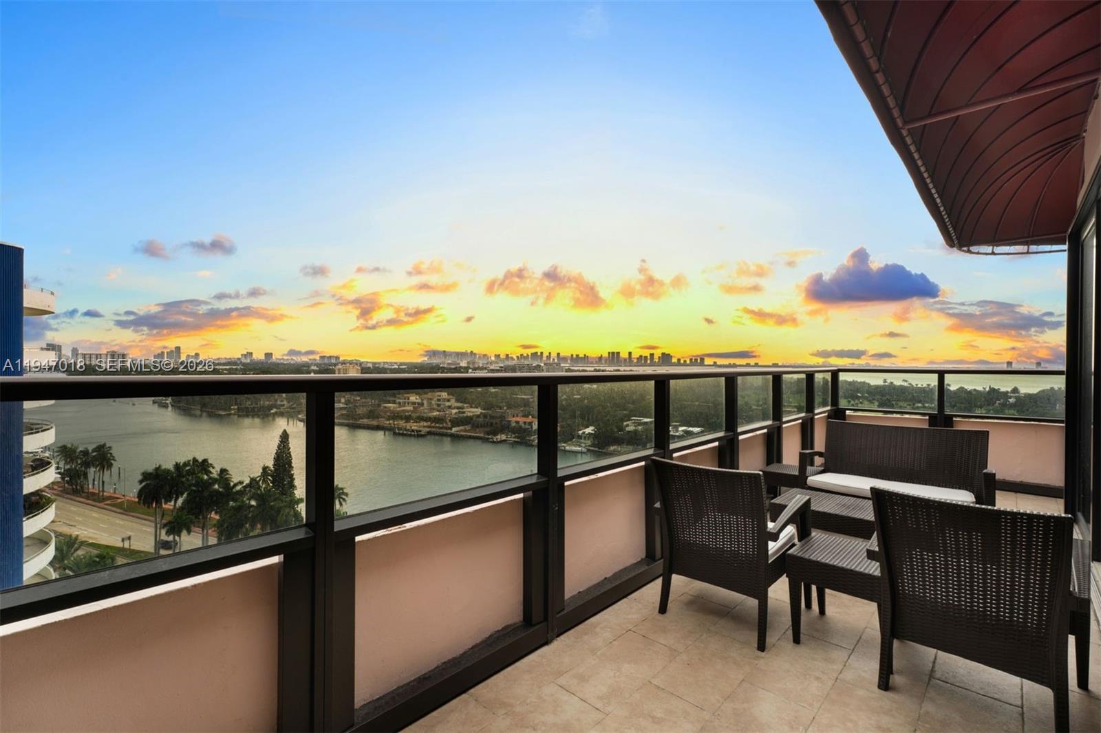 5225 Collins Ave #PH8, Miami Beach FL 33140