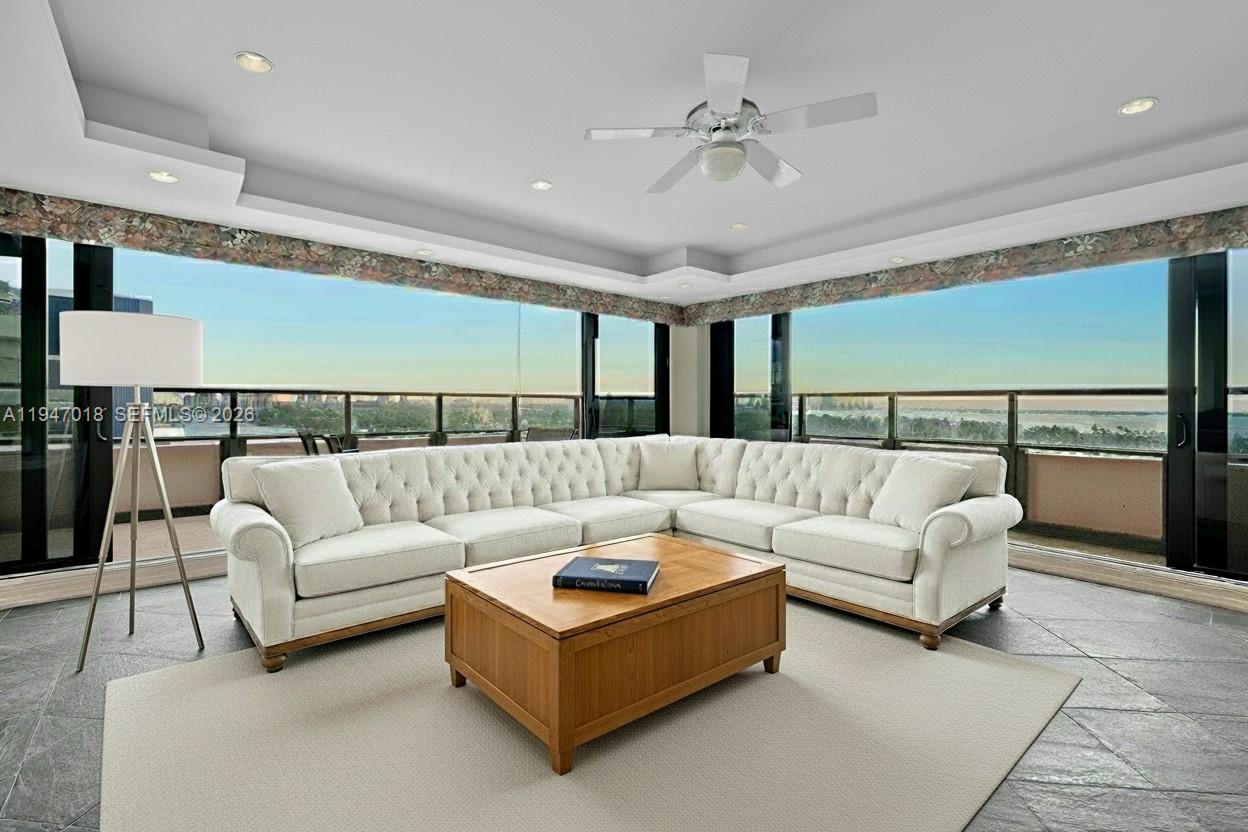 5225 Collins Ave #PH8, Miami Beach FL 33140