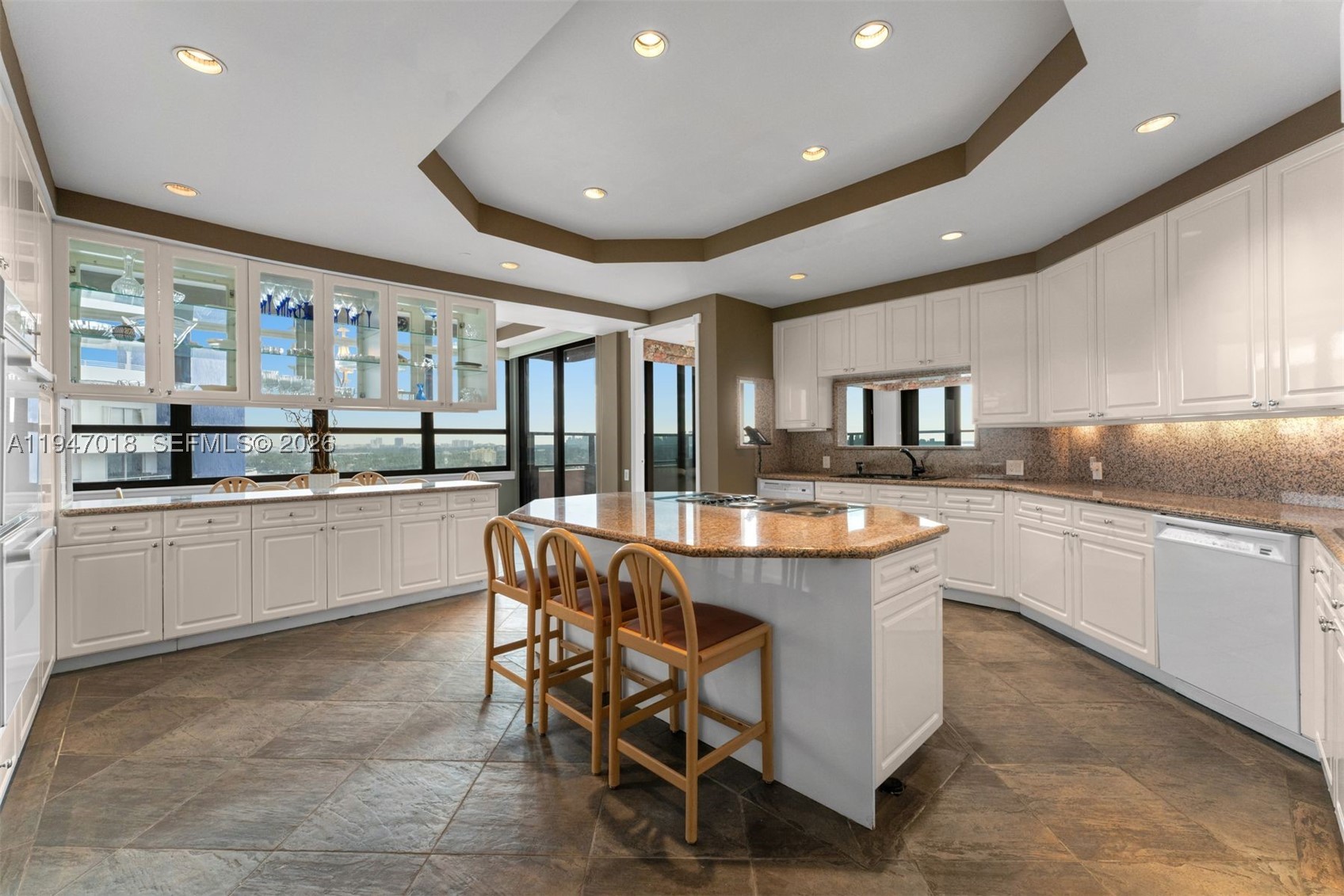 5225 Collins Ave #PH8, Miami Beach FL 33140