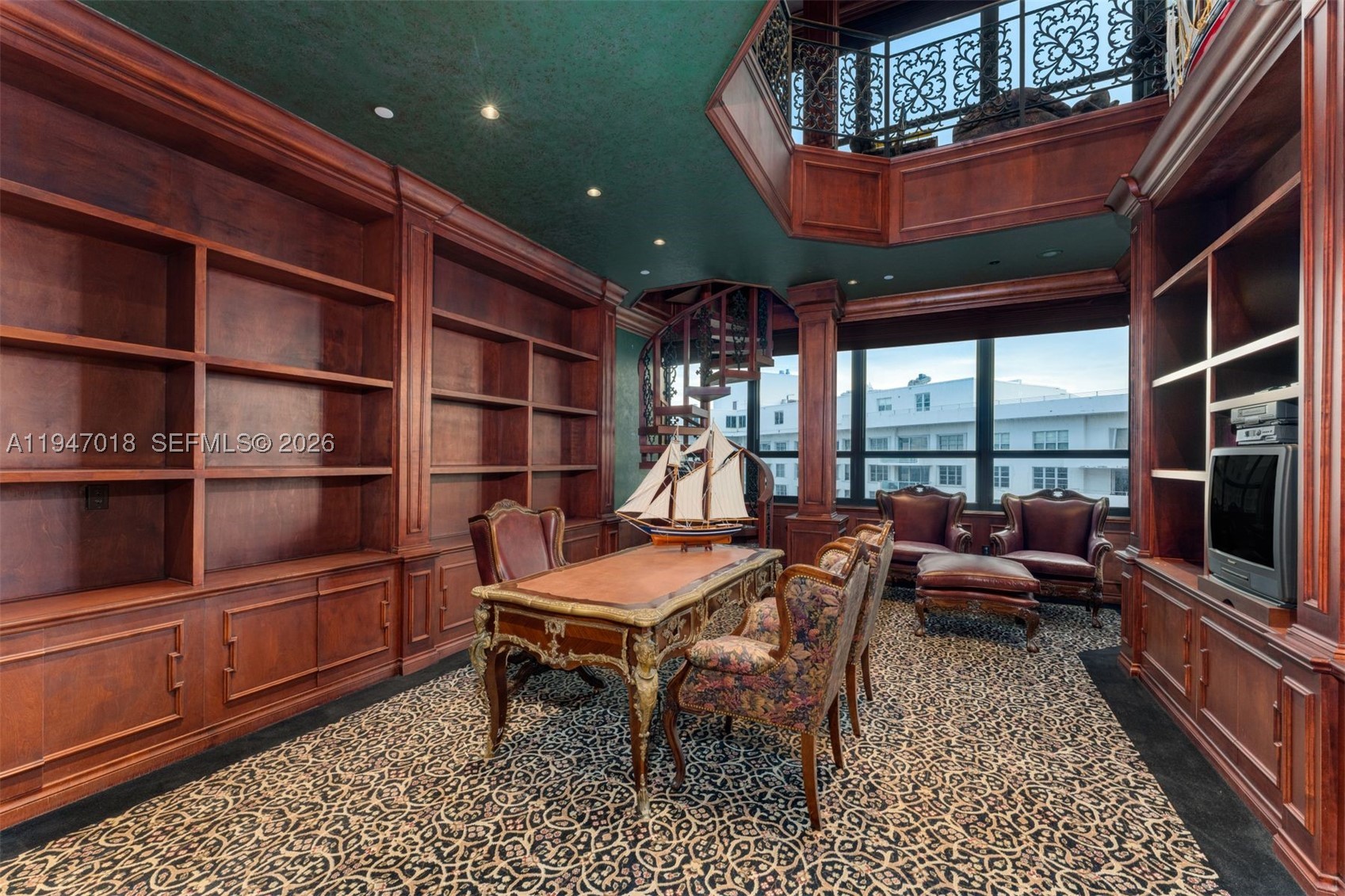 5225 Collins Ave #PH8, Miami Beach FL 33140