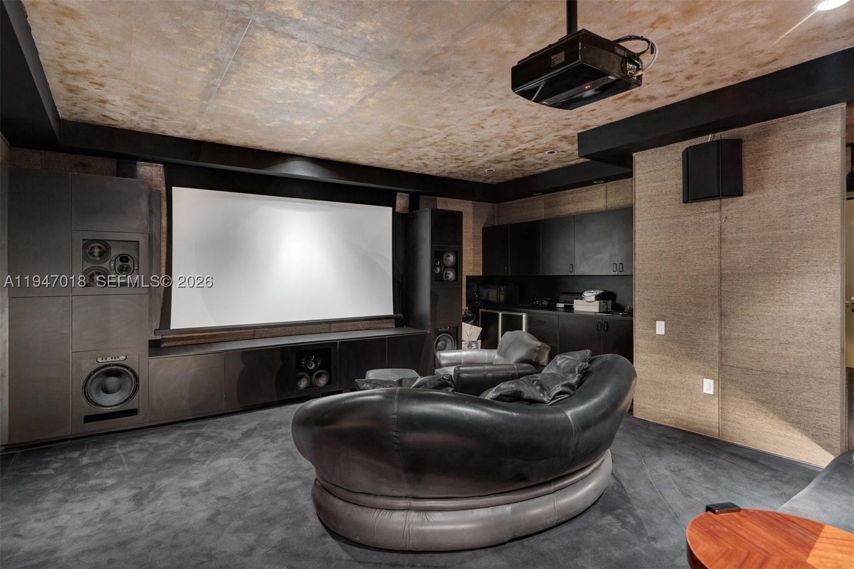 5225 Collins Ave #PH8, Miami Beach FL 33140