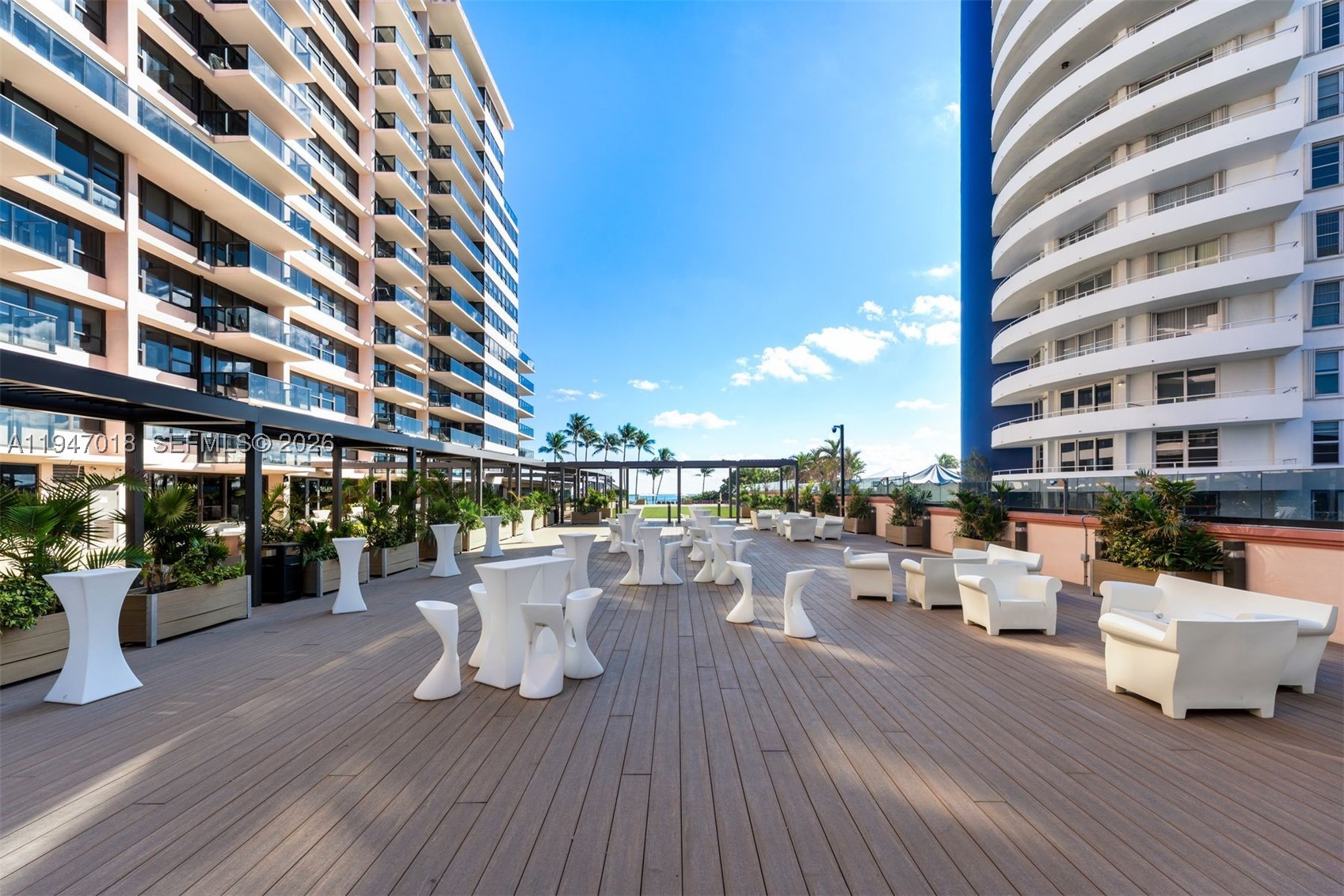 5225 Collins Ave #PH8, Miami Beach FL 33140