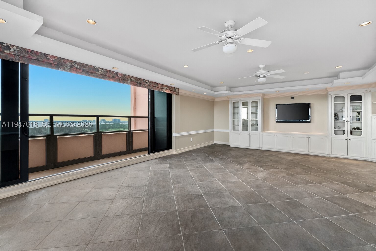 5225 Collins Ave #PH8, Miami Beach FL 33140