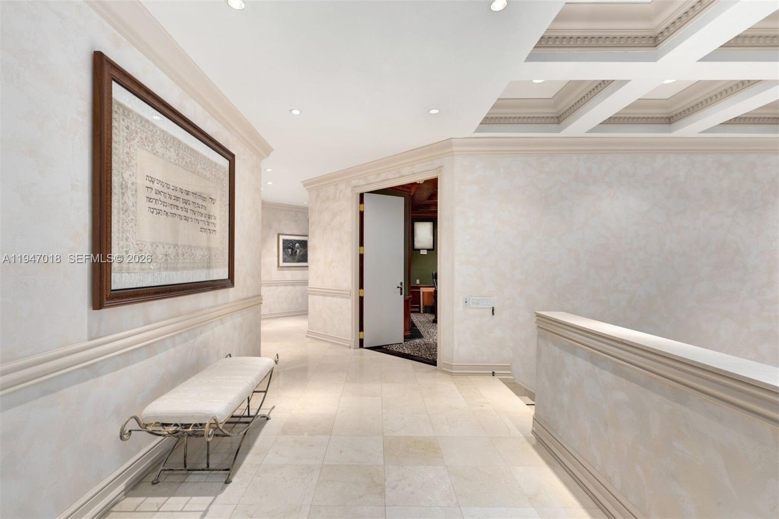5225 Collins Ave #PH8, Miami Beach FL 33140