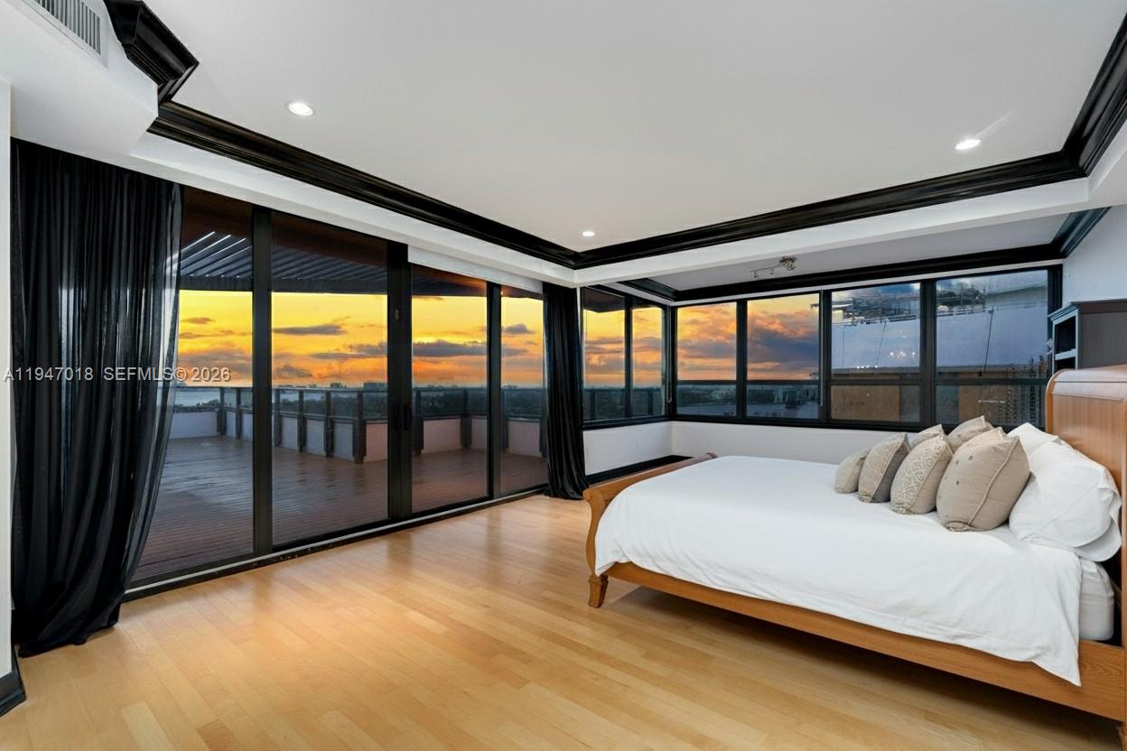 5225 Collins Ave #PH8, Miami Beach FL 33140
