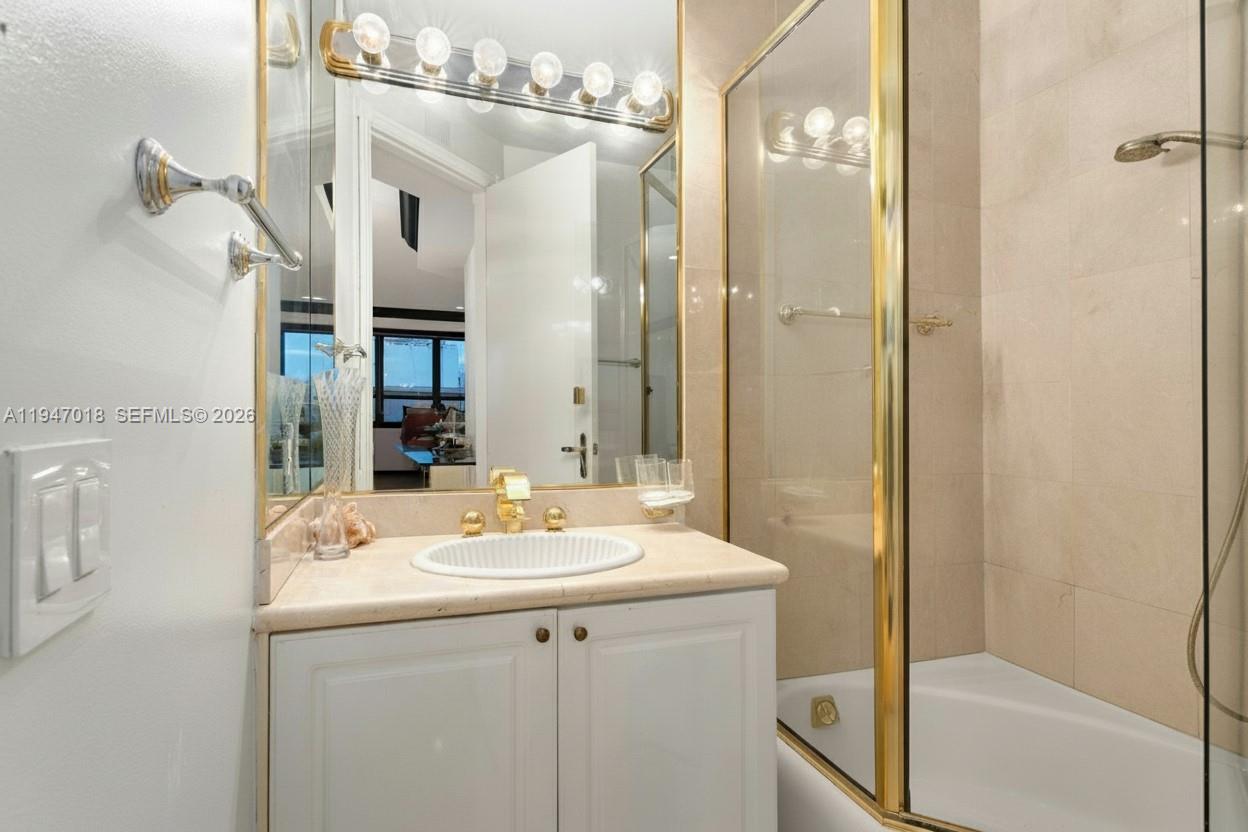 5225 Collins Ave #PH8, Miami Beach FL 33140