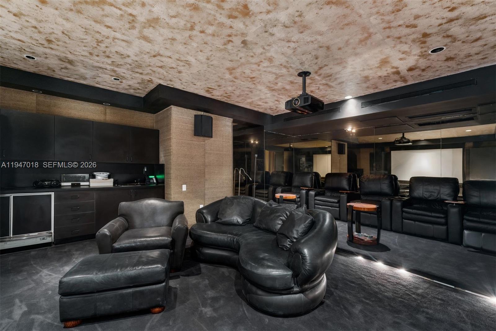 5225 Collins Ave #PH8, Miami Beach FL 33140