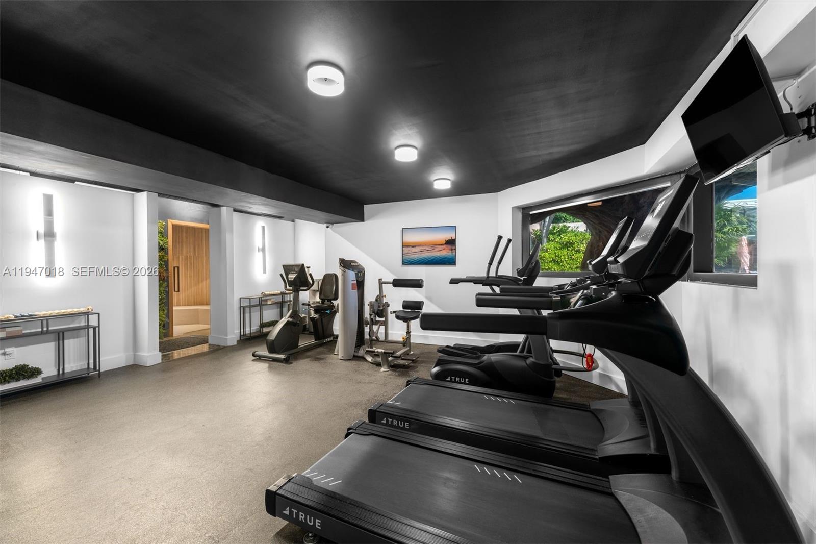 5225 Collins Ave #PH8, Miami Beach FL 33140
