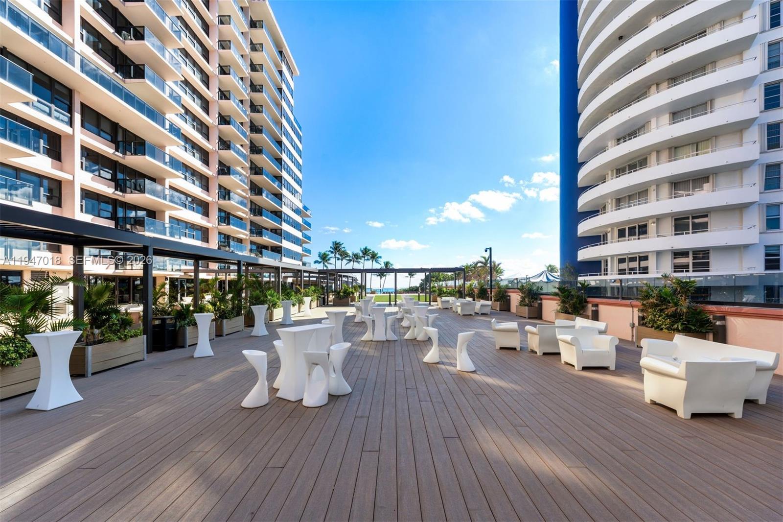 5225 Collins Ave #PH8, Miami Beach FL 33140