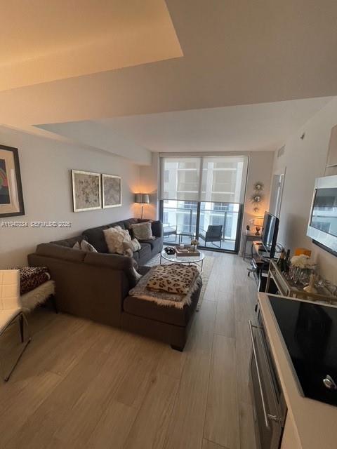 55 SW 9th St #3209, Miami FL 33130