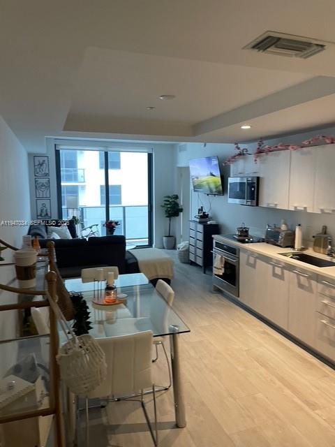 55 SW 9th St #3209, Miami FL 33130