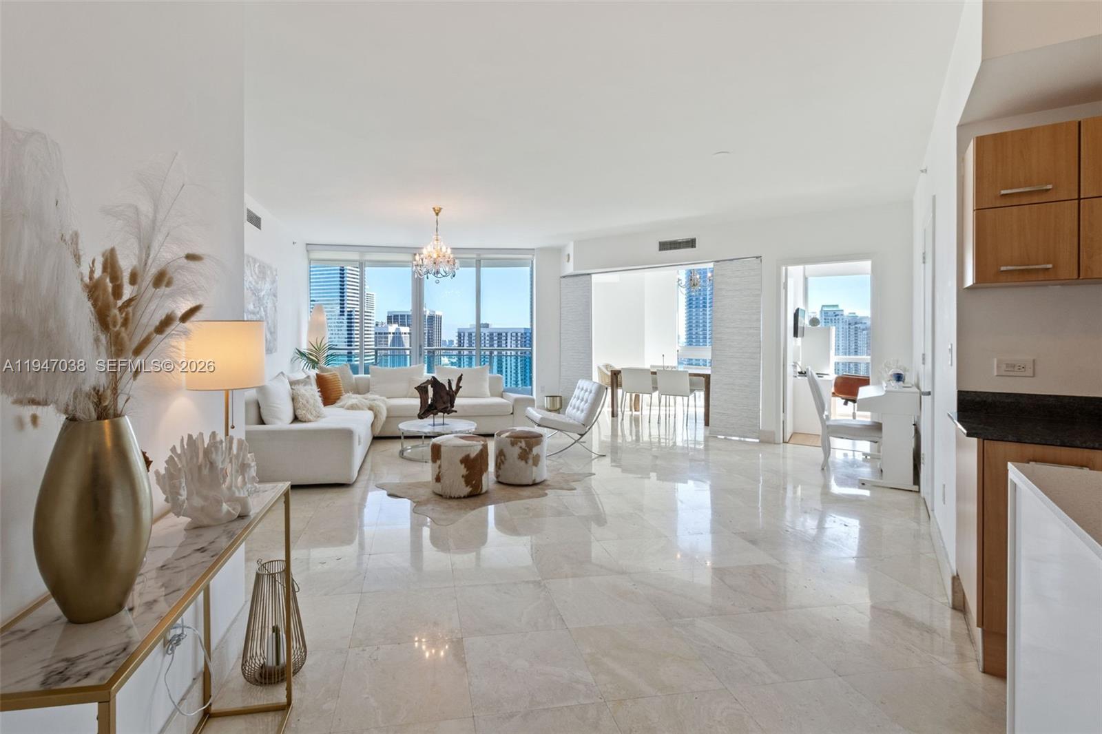 350 S Miami Ave #3501, Miami FL 33130
