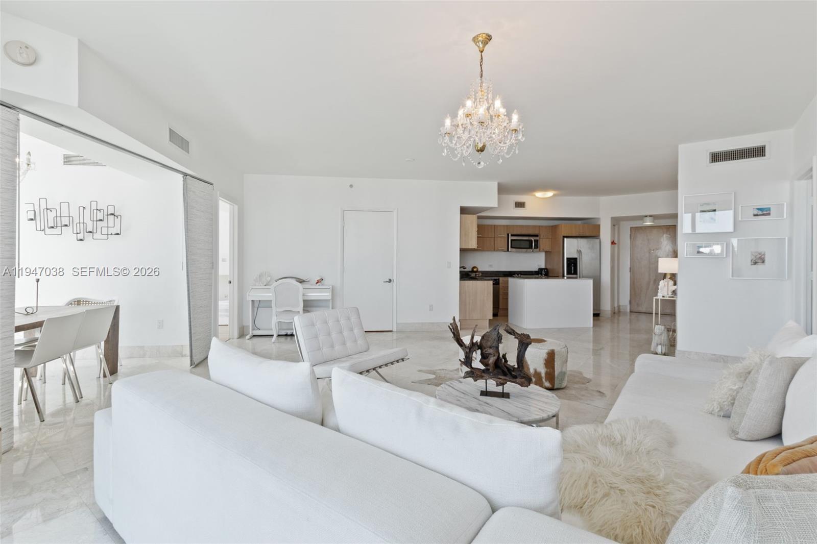 350 S Miami Ave #3501, Miami FL 33130