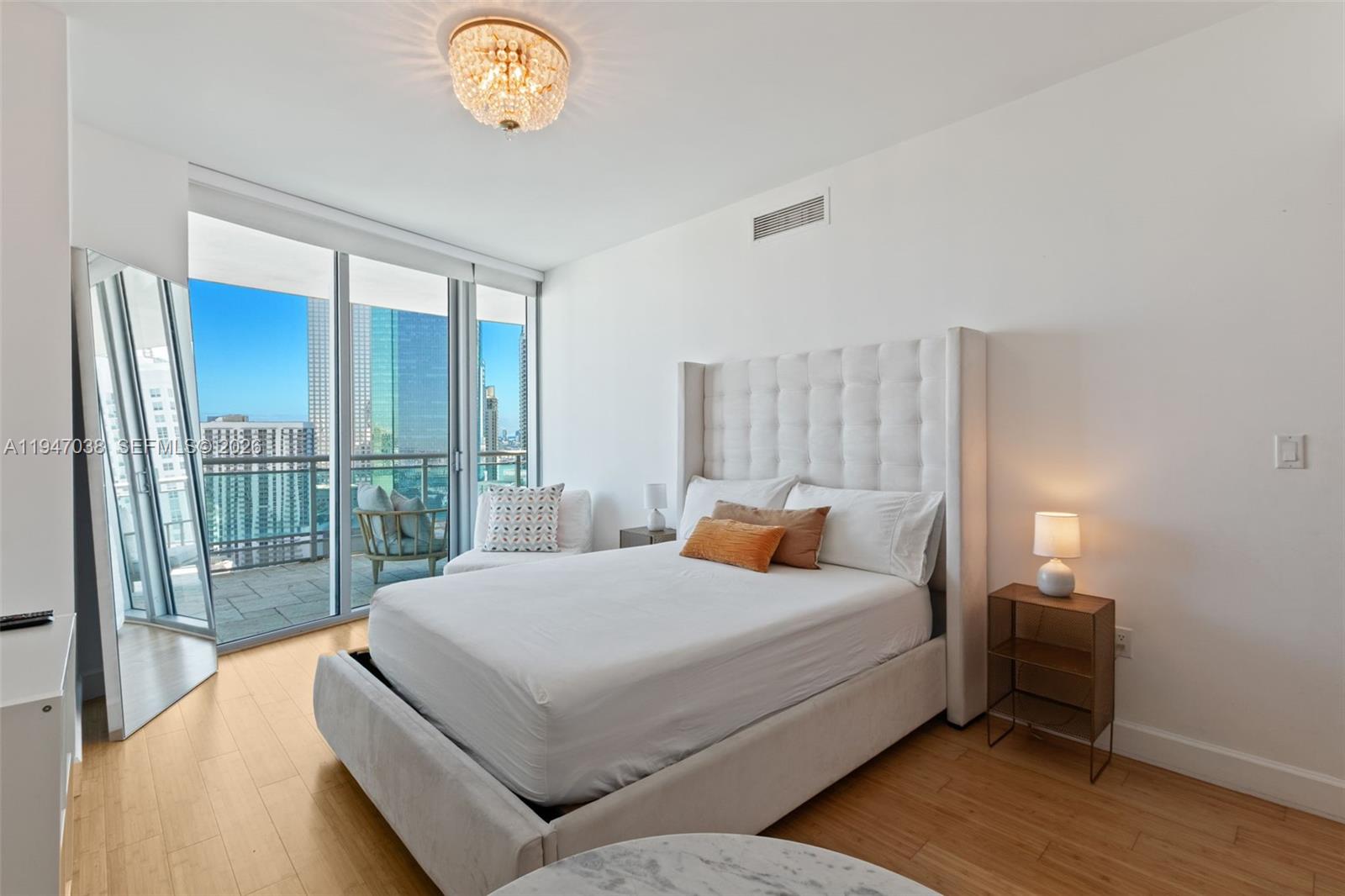 350 S Miami Ave #3501, Miami FL 33130