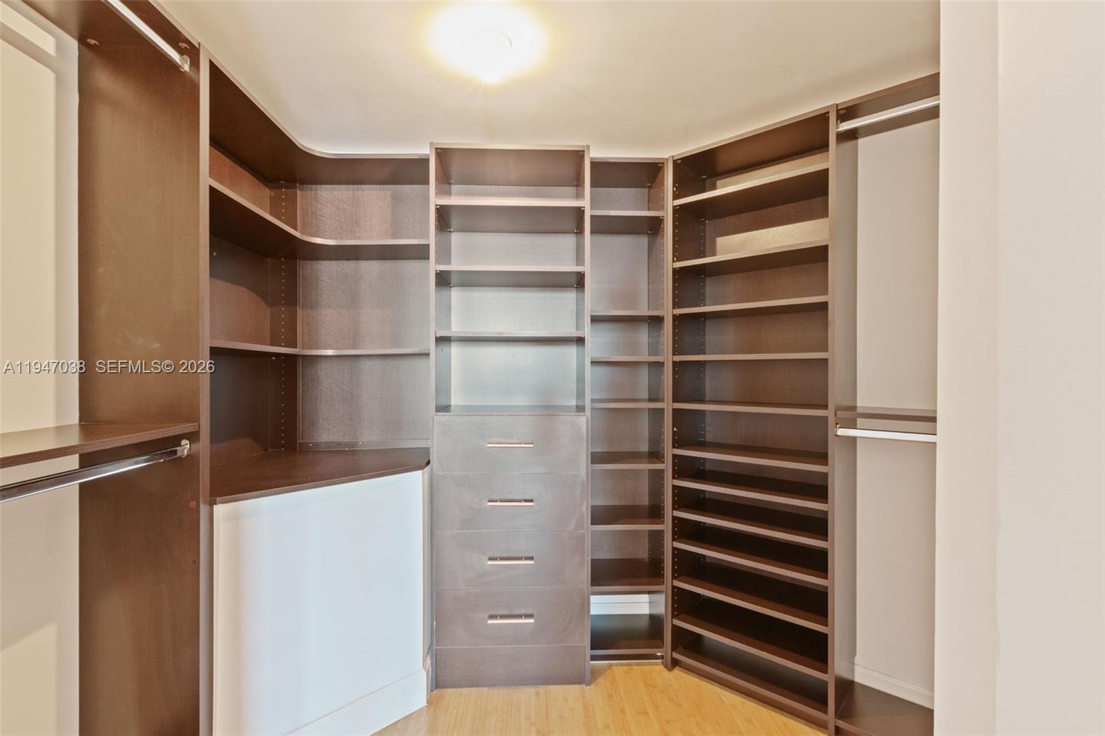 350 S Miami Ave #3501, Miami FL 33130