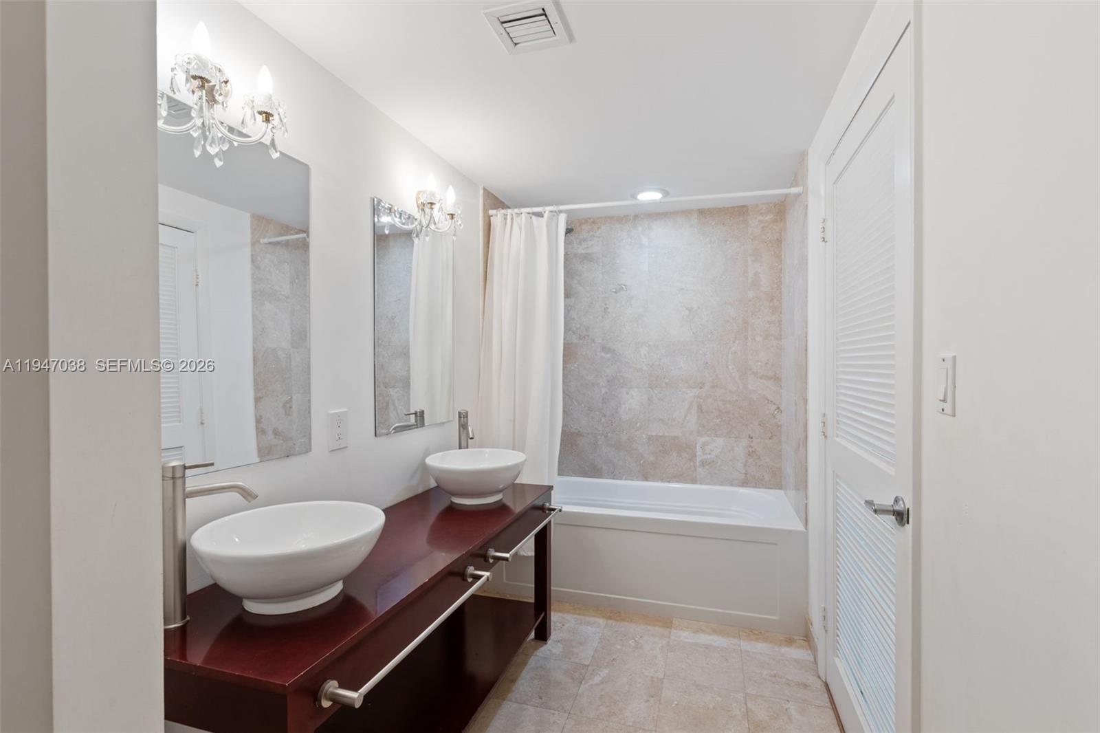 350 S Miami Ave #3501, Miami FL 33130