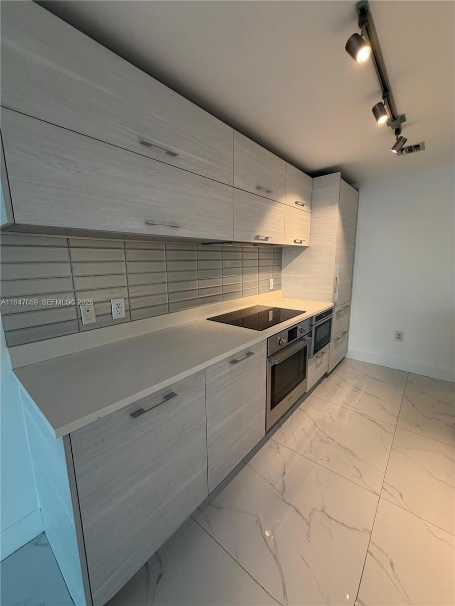 650 NE 32nd St #4406, Miami FL 33137