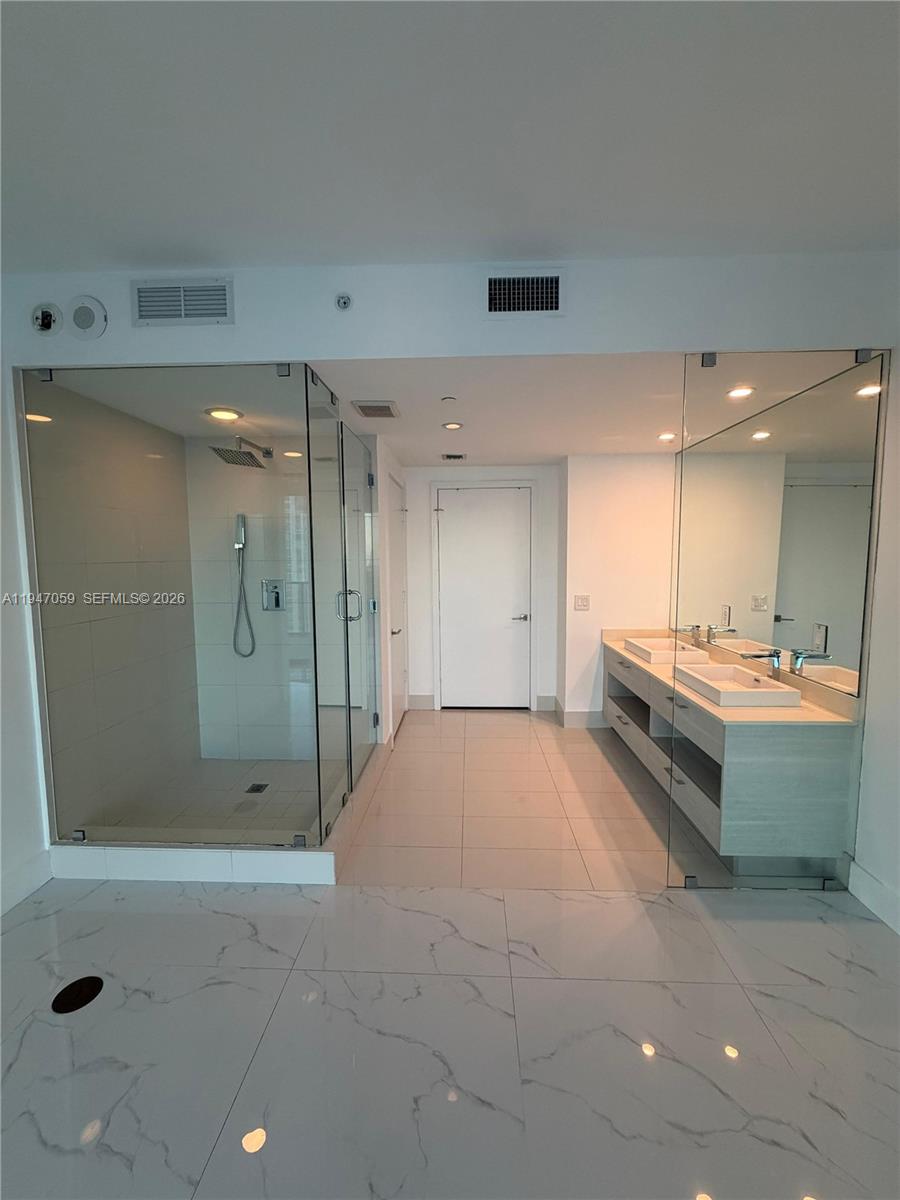 650 NE 32nd St #4406, Miami FL 33137