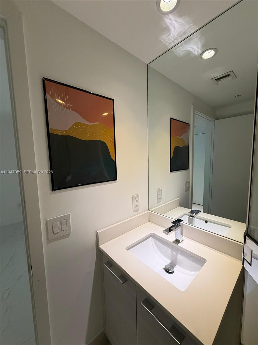 650 NE 32nd St #4406, Miami FL 33137