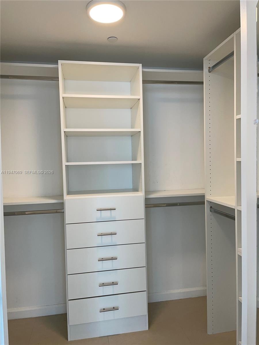 495 Brickell Ave #3810, Miami FL 33131