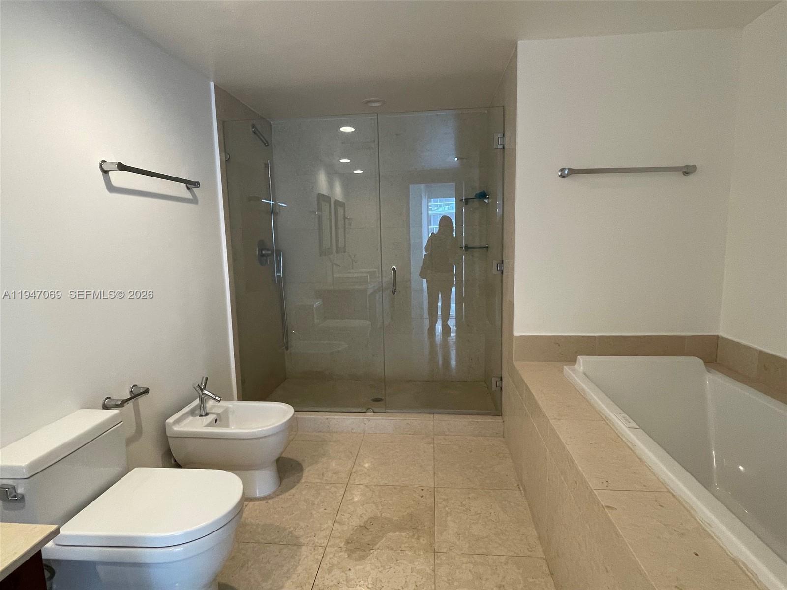 495 Brickell Ave #3810, Miami FL 33131