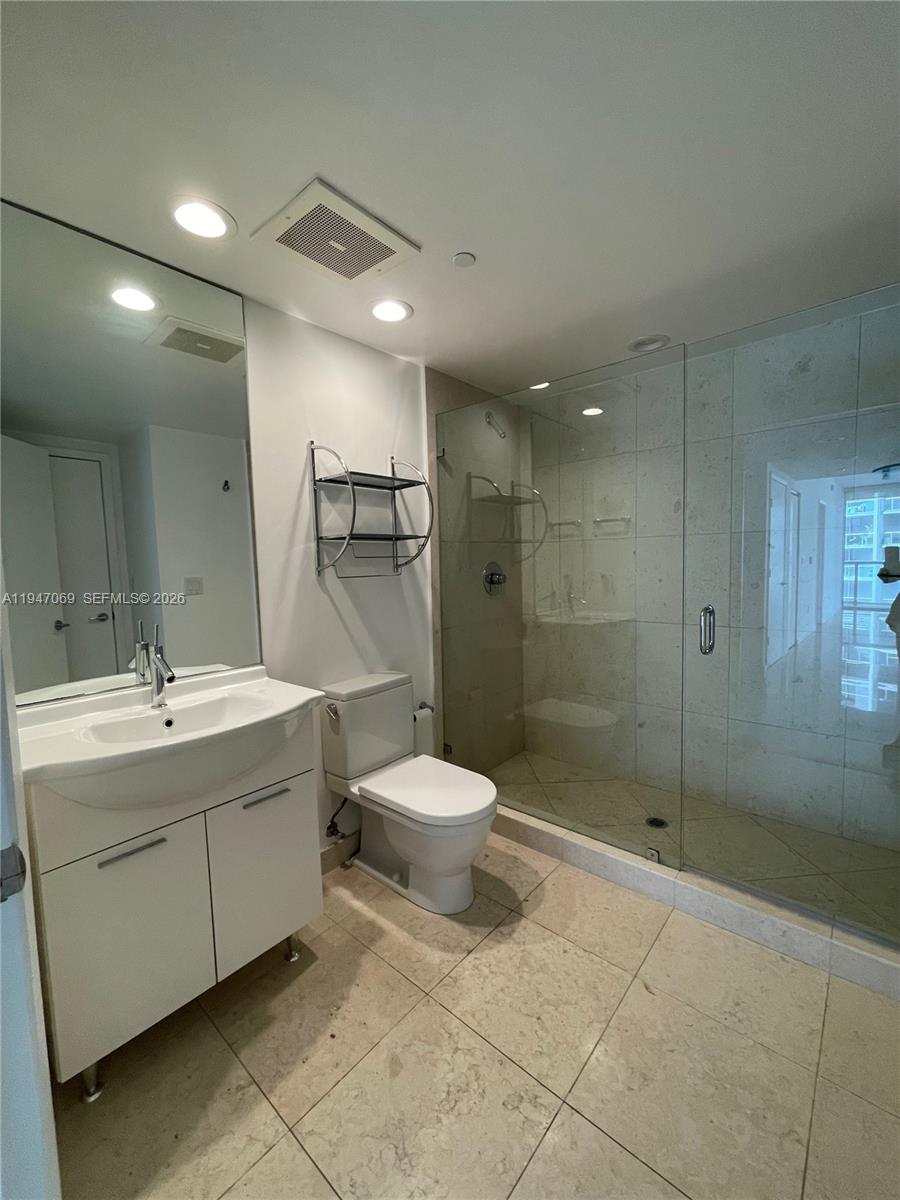 495 Brickell Ave #3810, Miami FL 33131