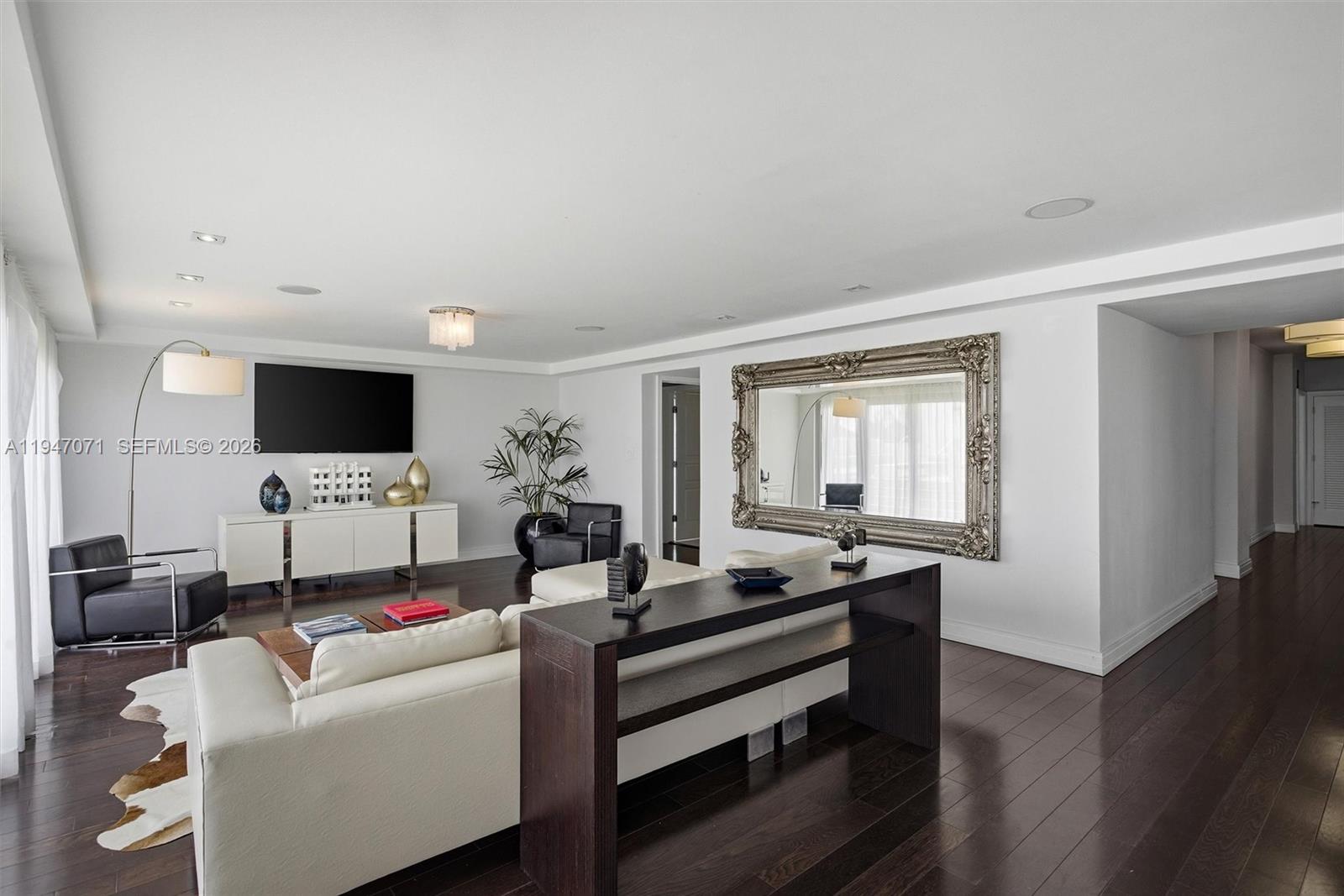 1250 Ocean Dr #PH1, Miami Beach FL 33139