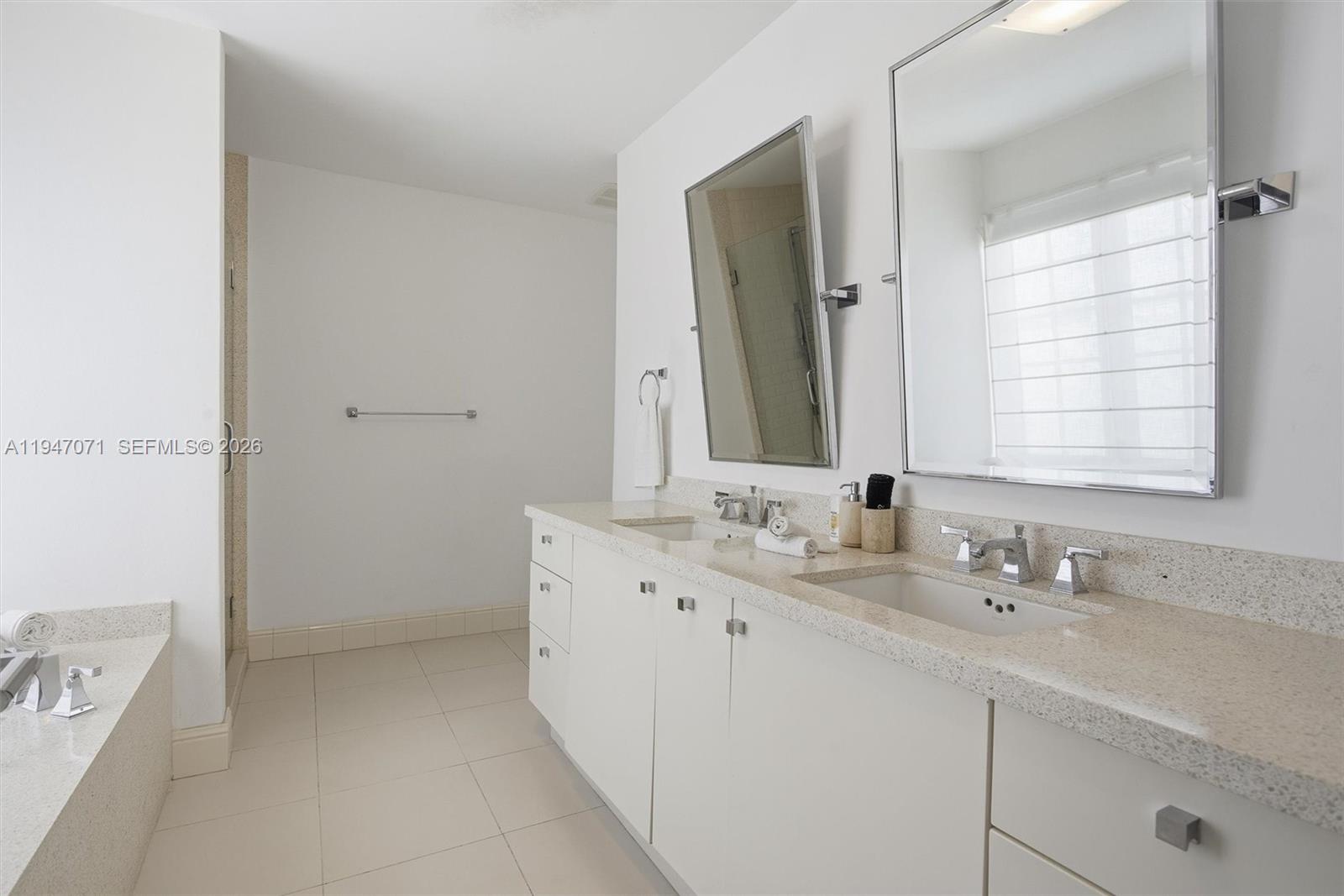 1250 Ocean Dr #PH1, Miami Beach FL 33139