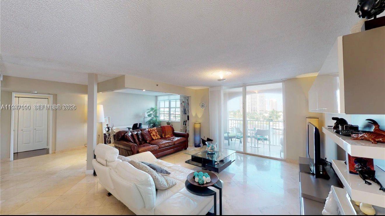 19877 E Country Club Dr #3608, Aventura FL 33180