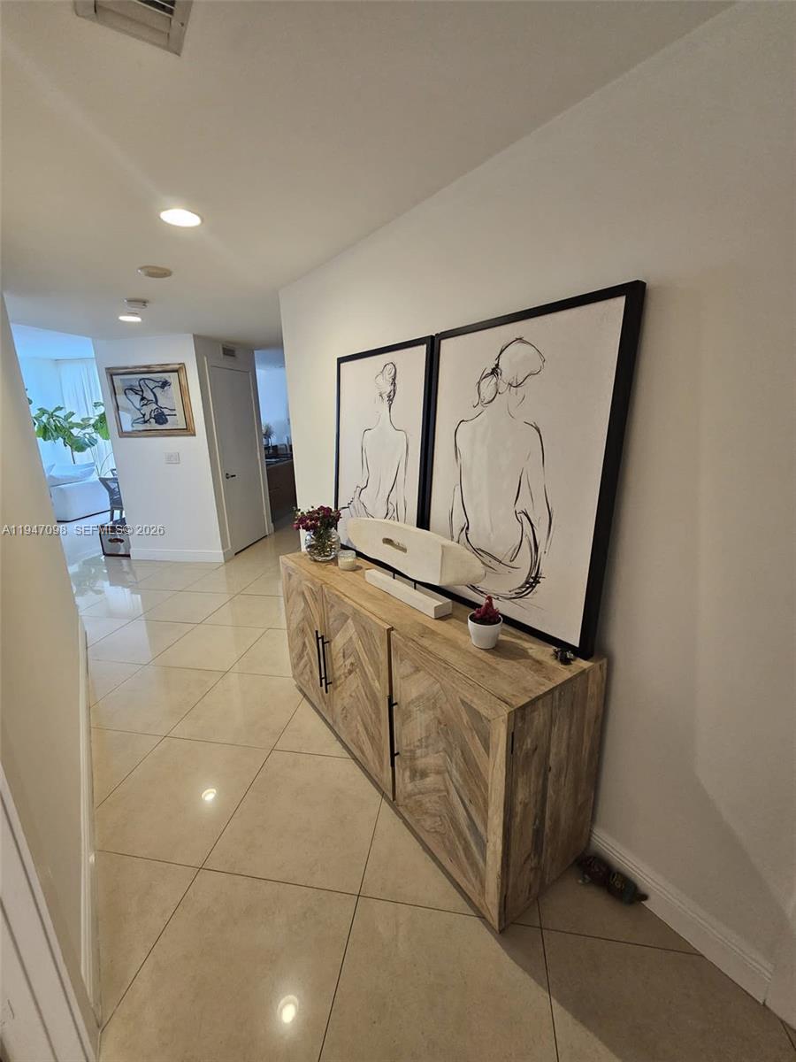 1060 Brickell Ave #1917, Miami FL 33131