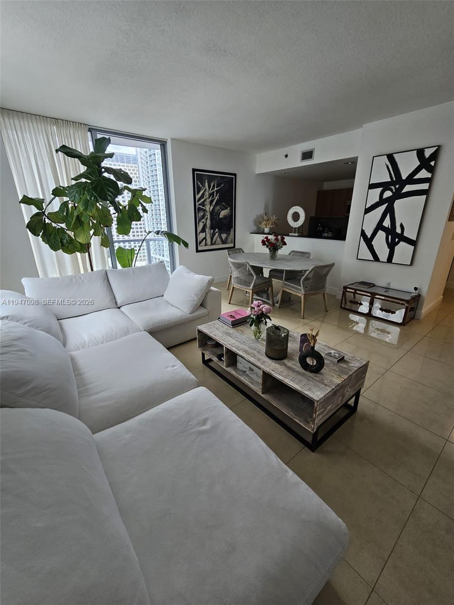 1060 Brickell Ave #1917, Miami FL 33131