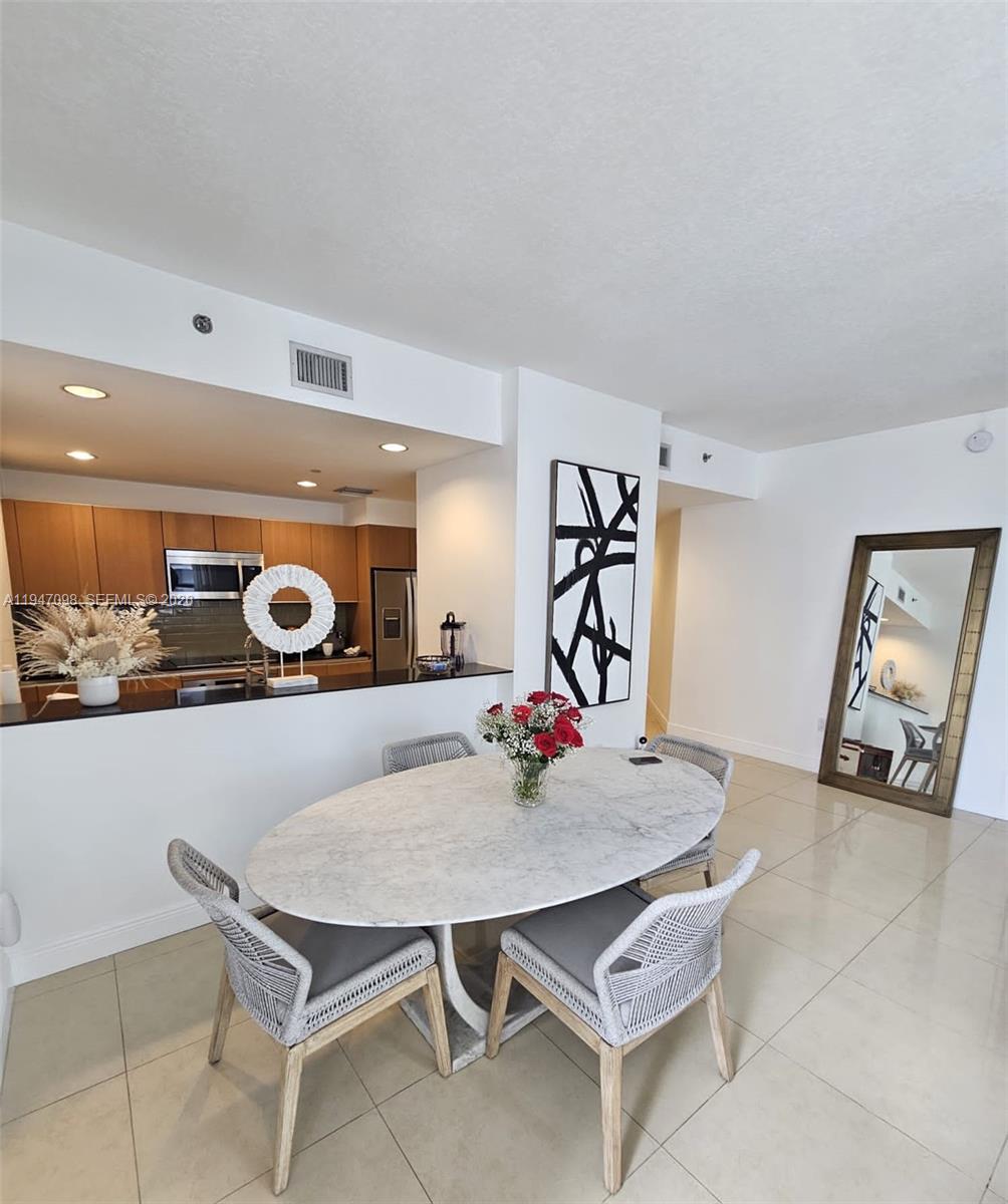 1060 Brickell Ave #1917, Miami FL 33131