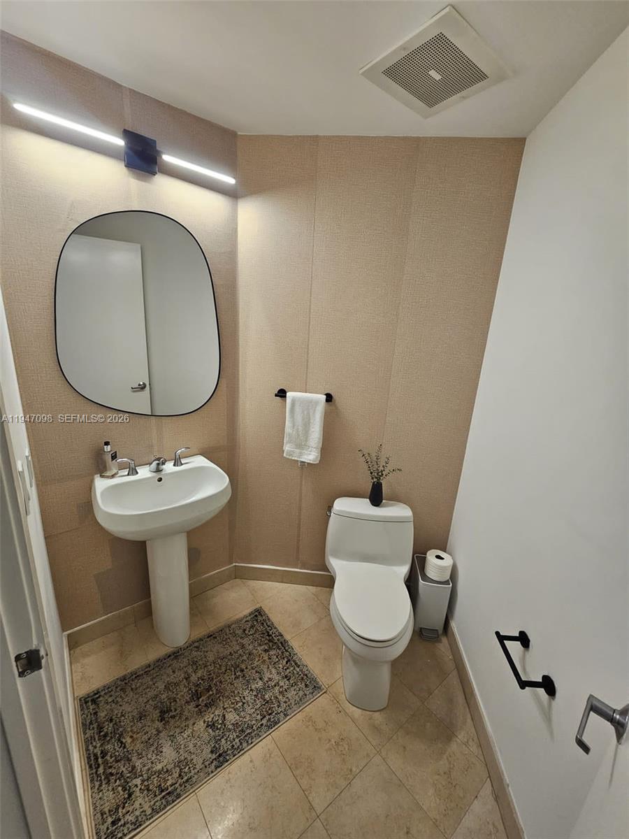 1060 Brickell Ave #1917, Miami FL 33131
