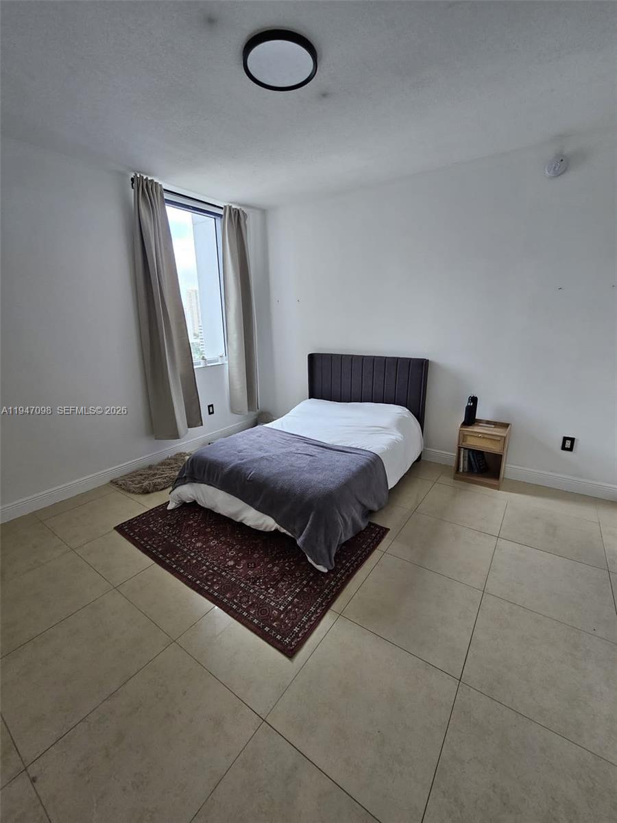 1060 Brickell Ave #1917, Miami FL 33131