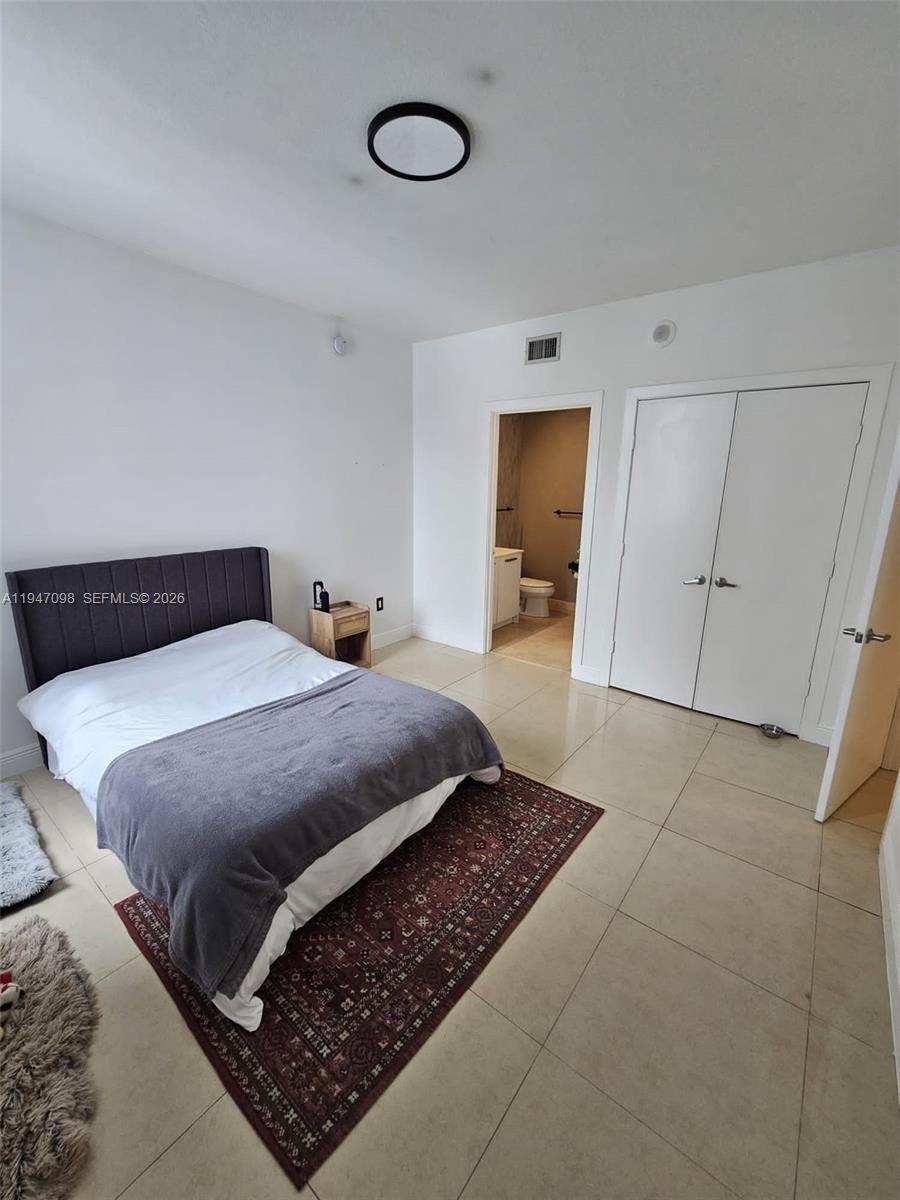 1060 Brickell Ave #1917, Miami FL 33131