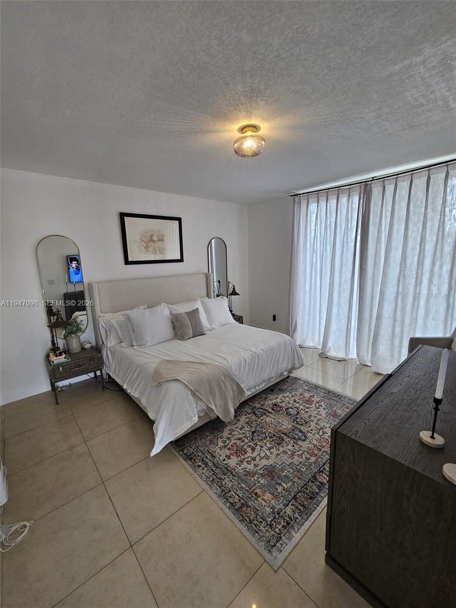 1060 Brickell Ave #1917, Miami FL 33131