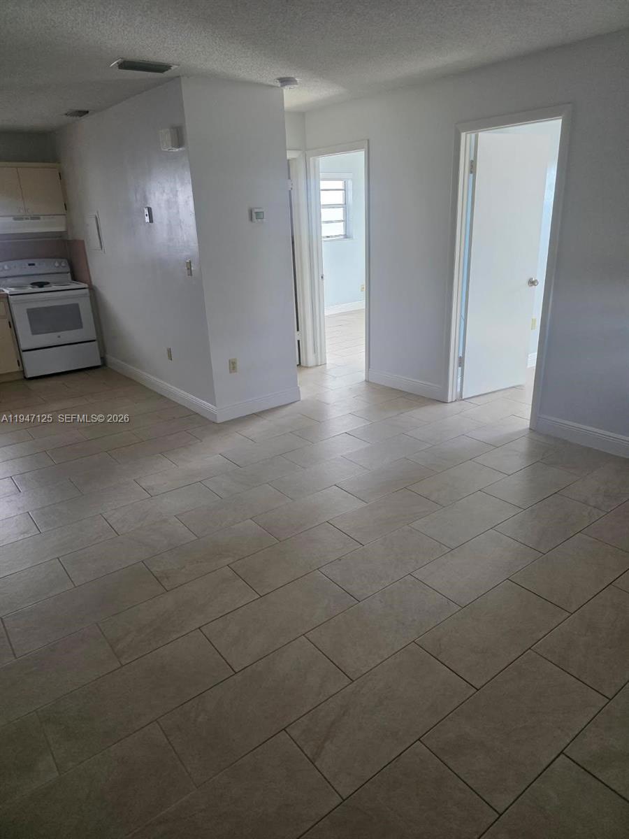 1575 NW 1st ST #3, Miami FL 33125