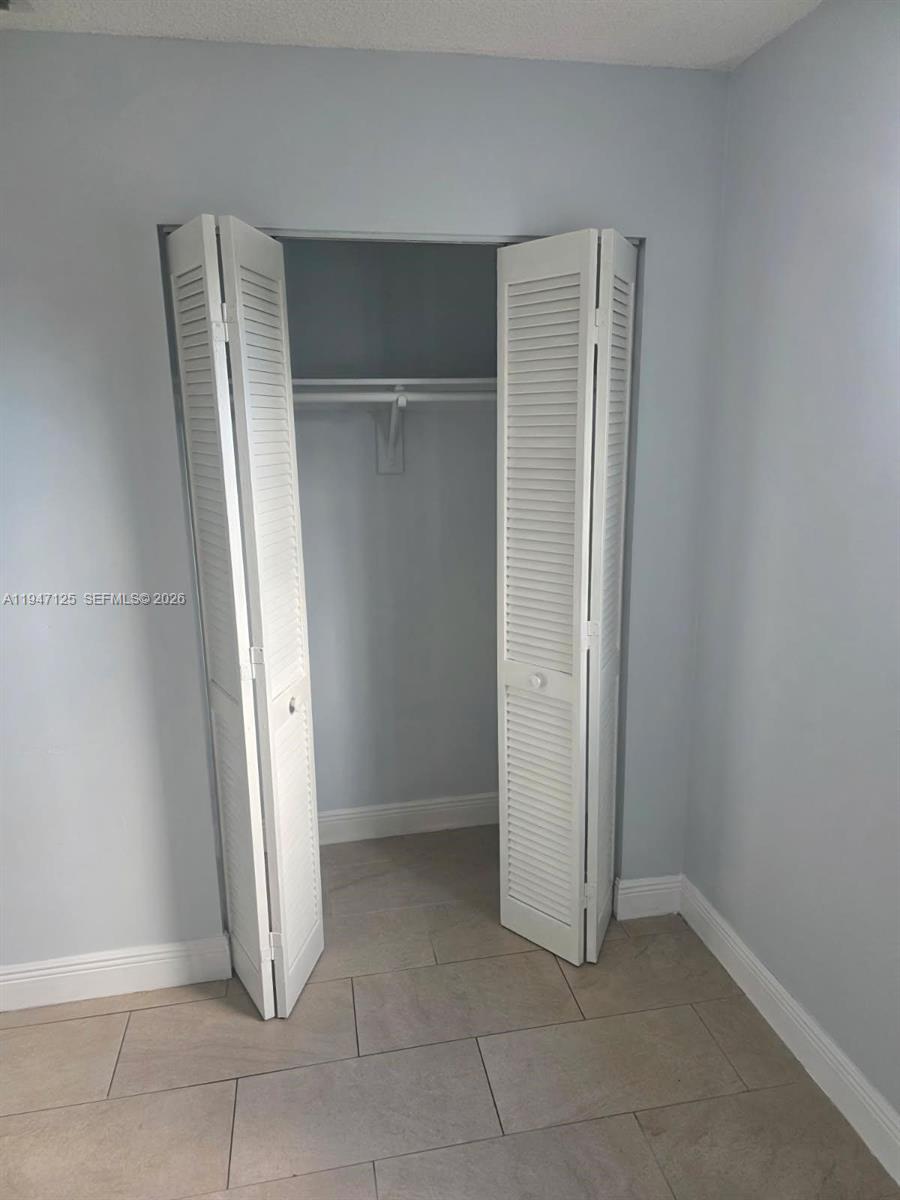 1575 NW 1st ST #3, Miami FL 33125