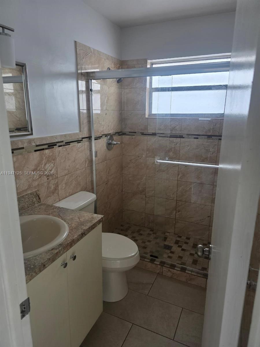 1575 NW 1st ST #3, Miami FL 33125
